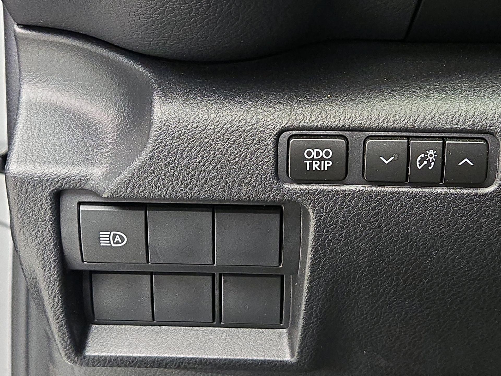 Thumbnail: 2021 Lexus IS - 13