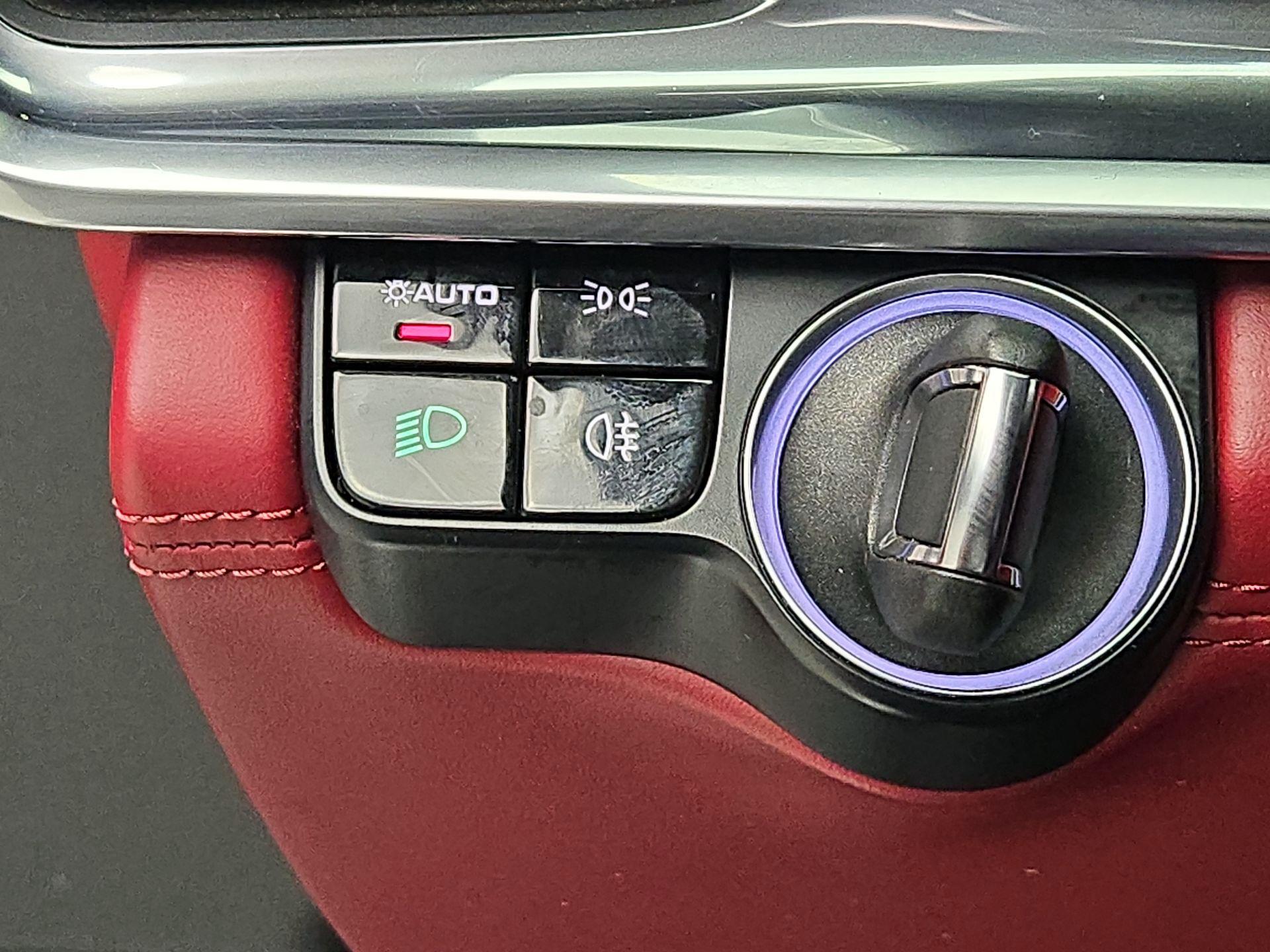 Thumbnail: 2021 Porsche Panamera - 13