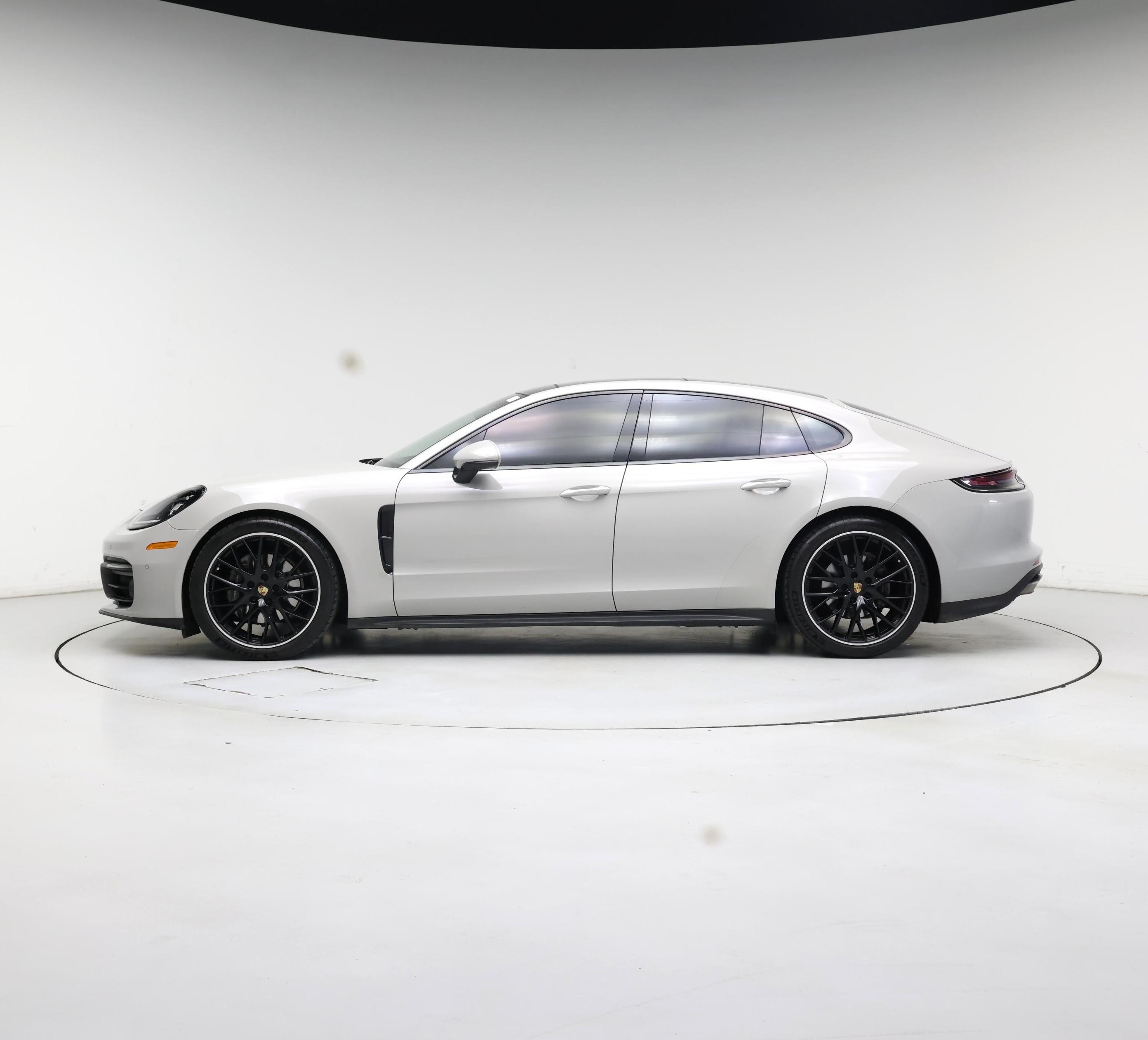 Thumbnail: 2021 Porsche Panamera - 3
