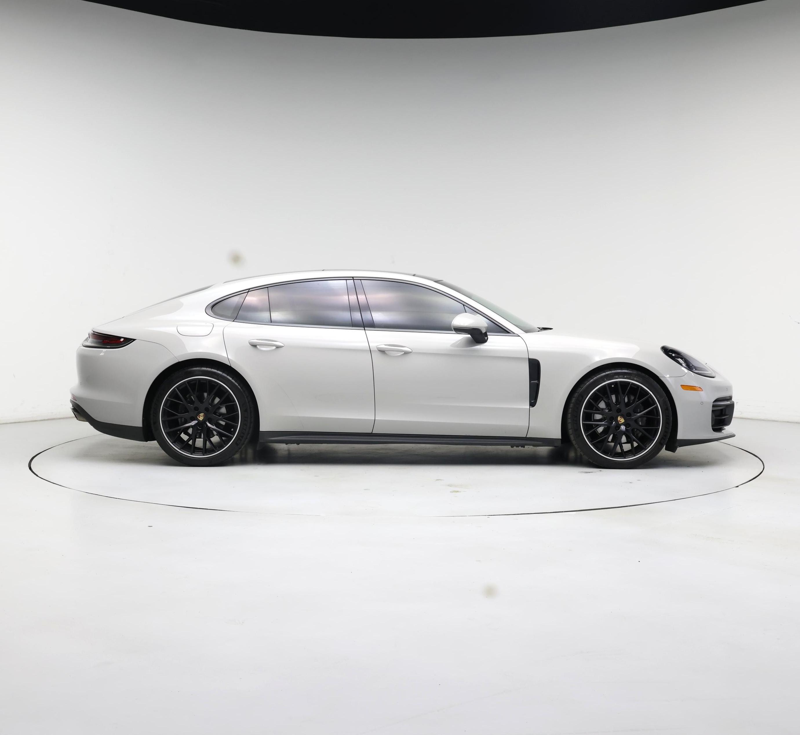 Thumbnail: 2021 Porsche Panamera - 7