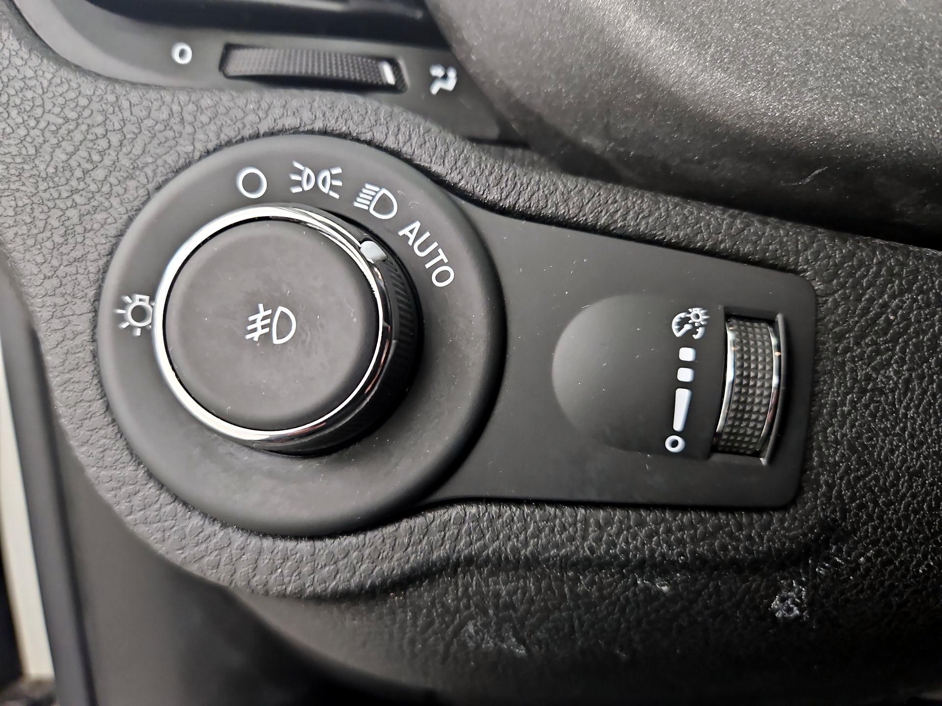 Thumbnail: 2023 Fiat 500X - 13