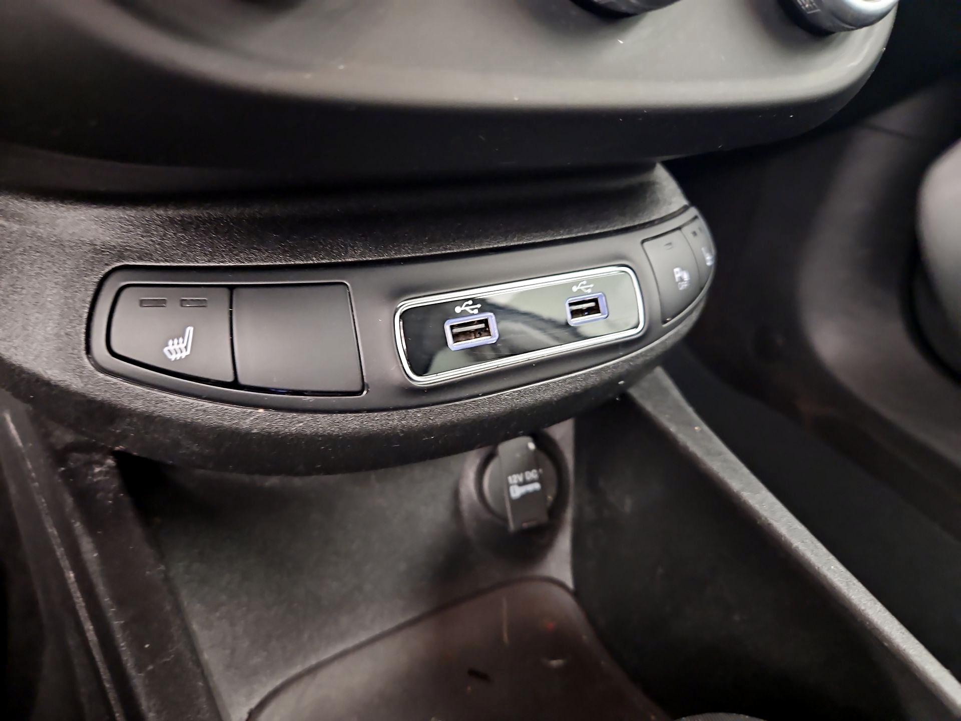 Thumbnail: 2023 Fiat 500X - 18