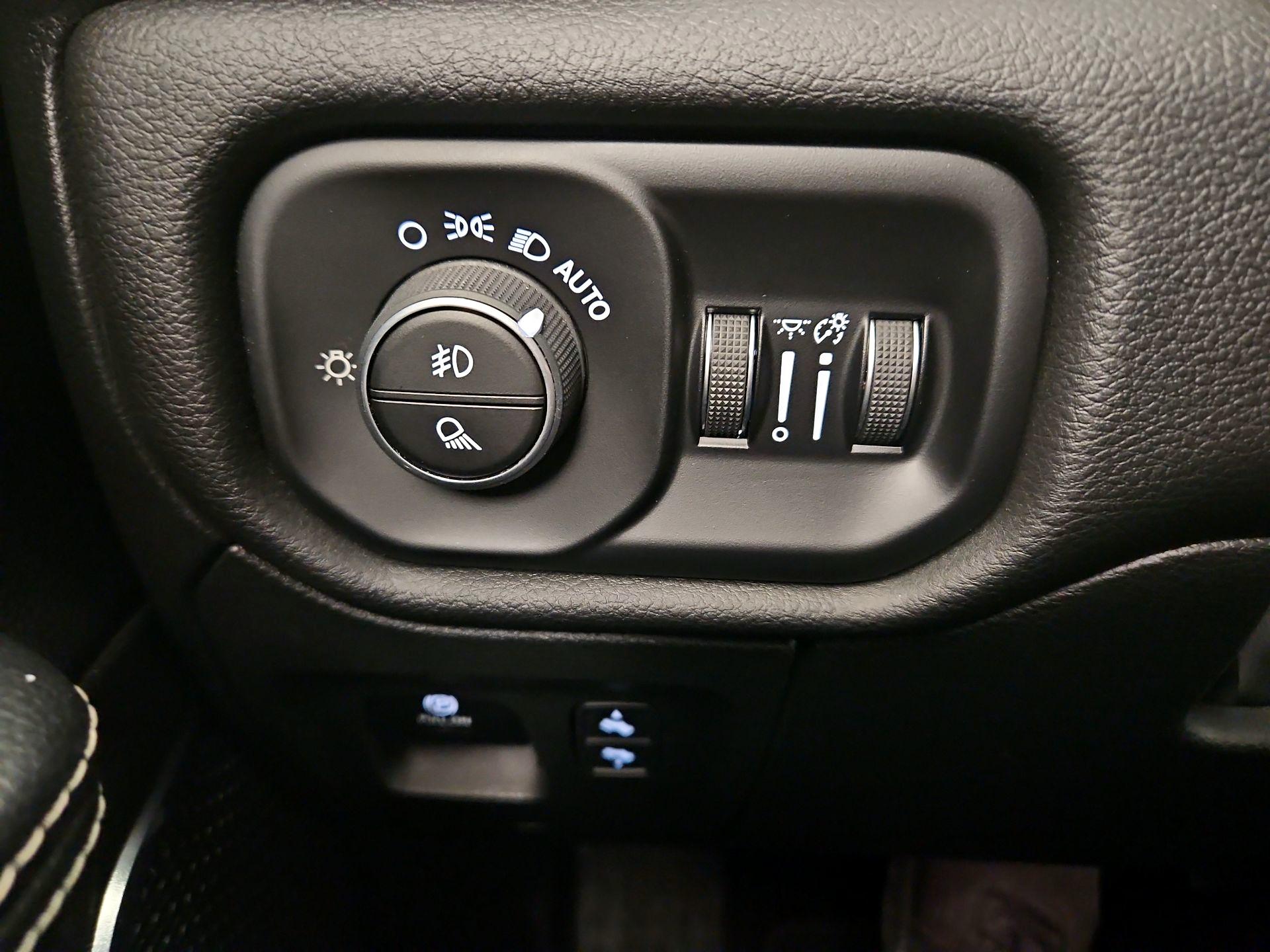 Thumbnail: 2025 RAM 1500 - 13