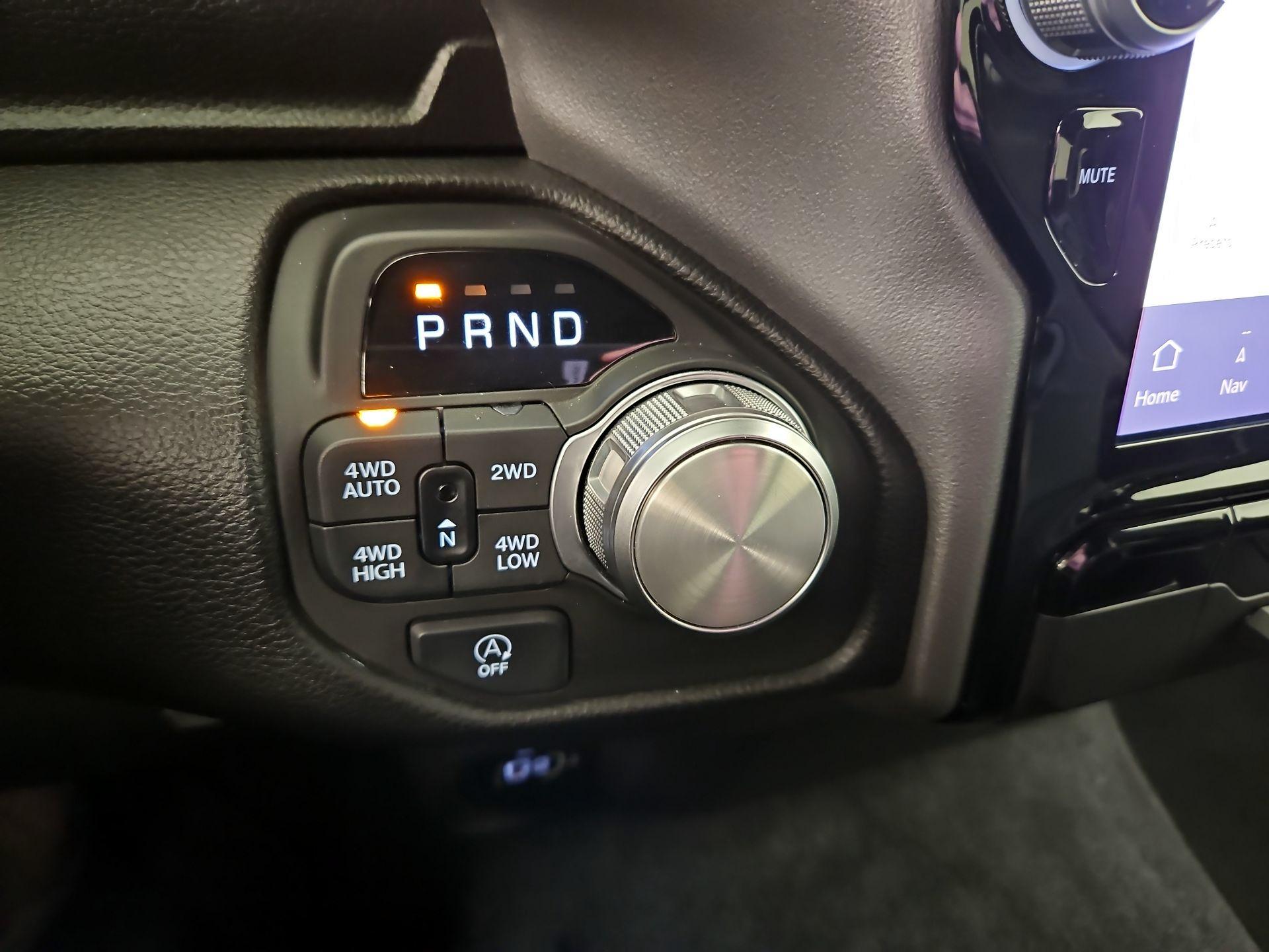 Thumbnail: 2025 RAM 1500 - 18