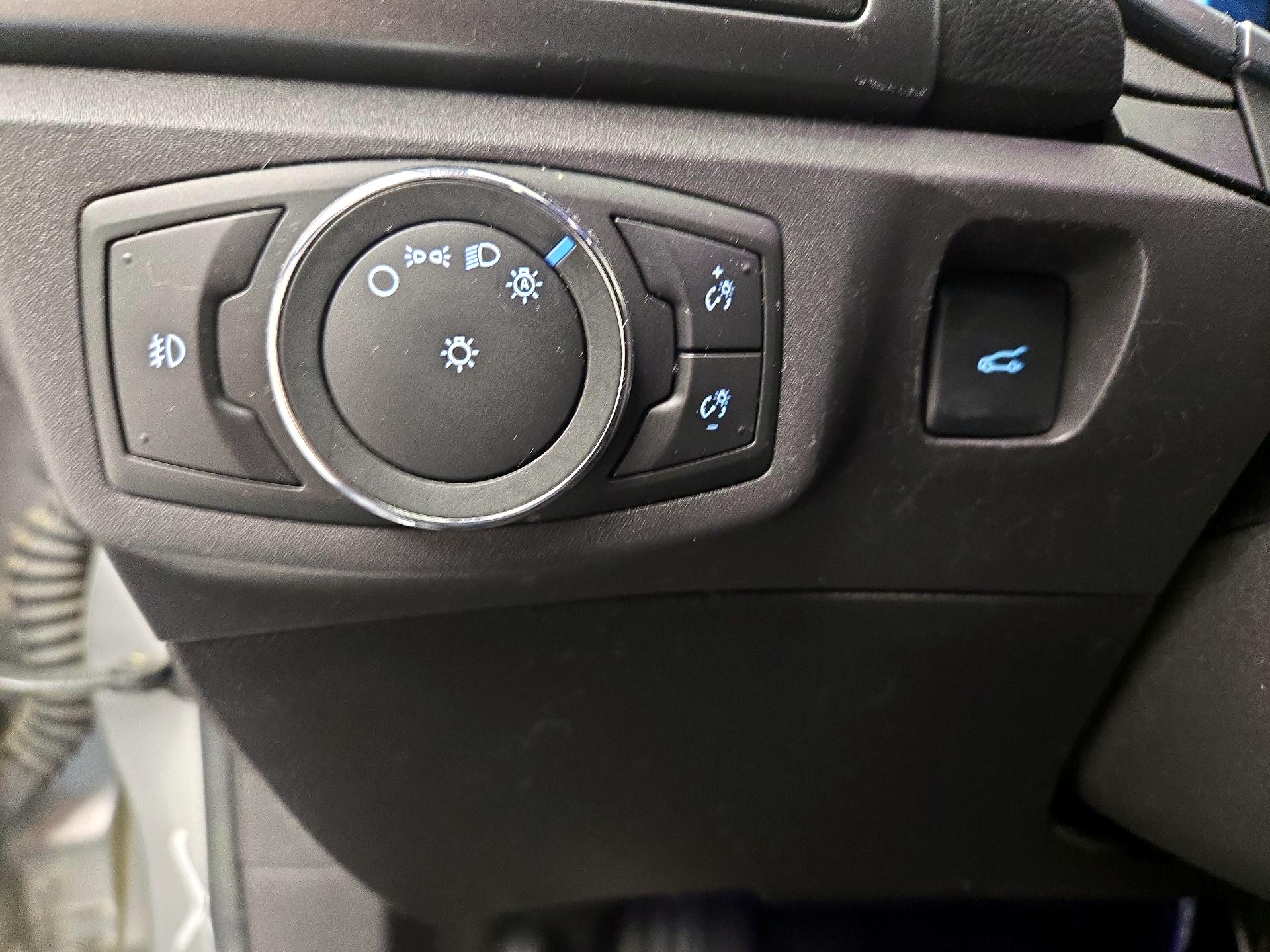 Thumbnail: 2016 Ford Fusion - 13