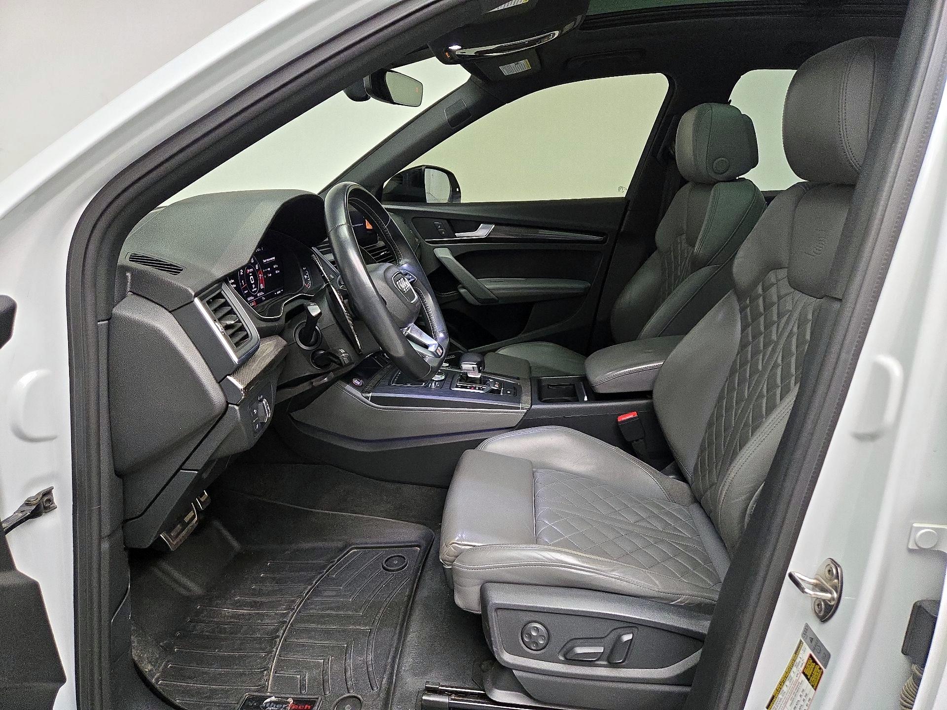 Thumbnail: 2020 Audi SQ5 - 11