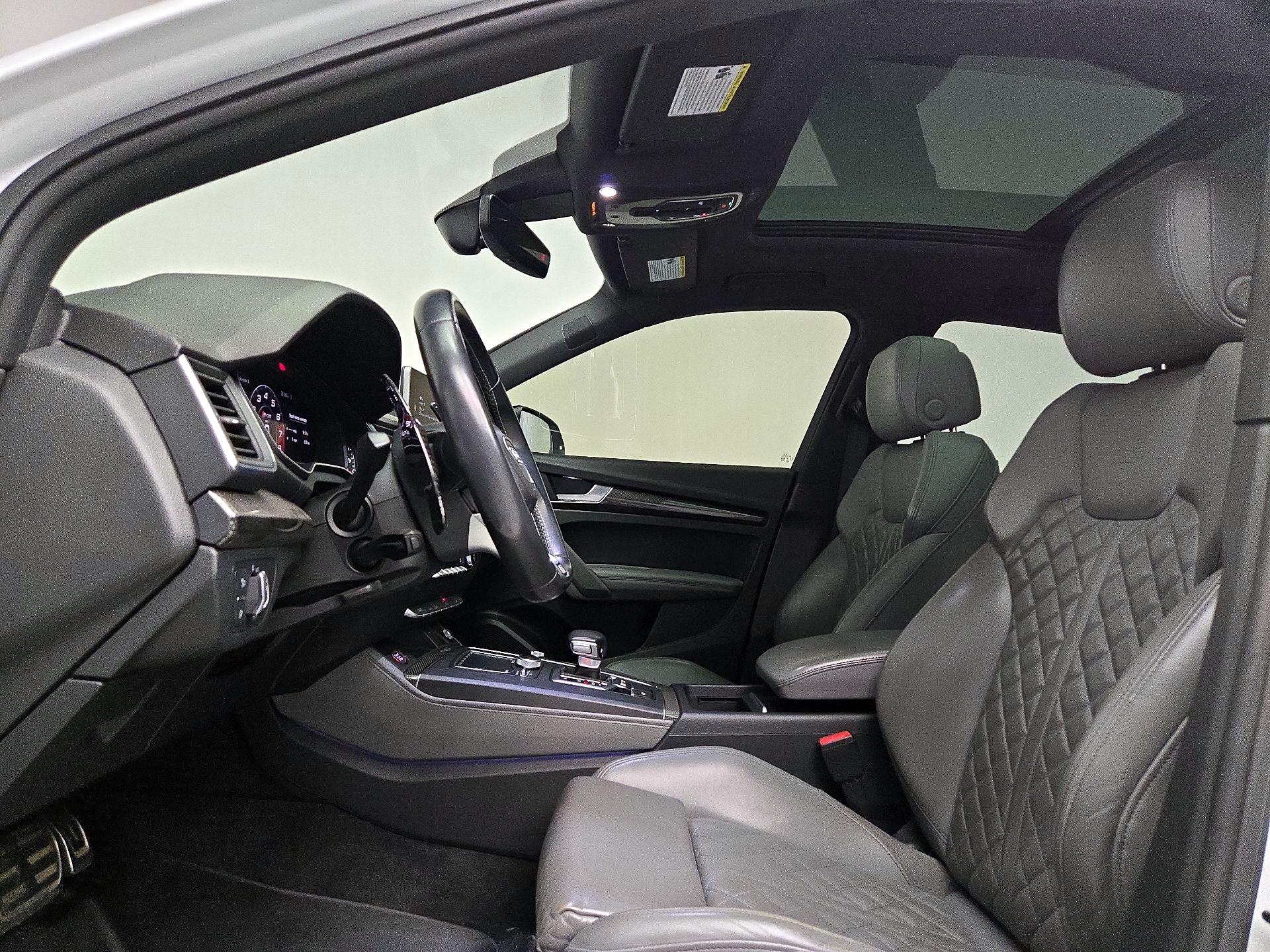 Thumbnail: 2020 Audi SQ5 - 20