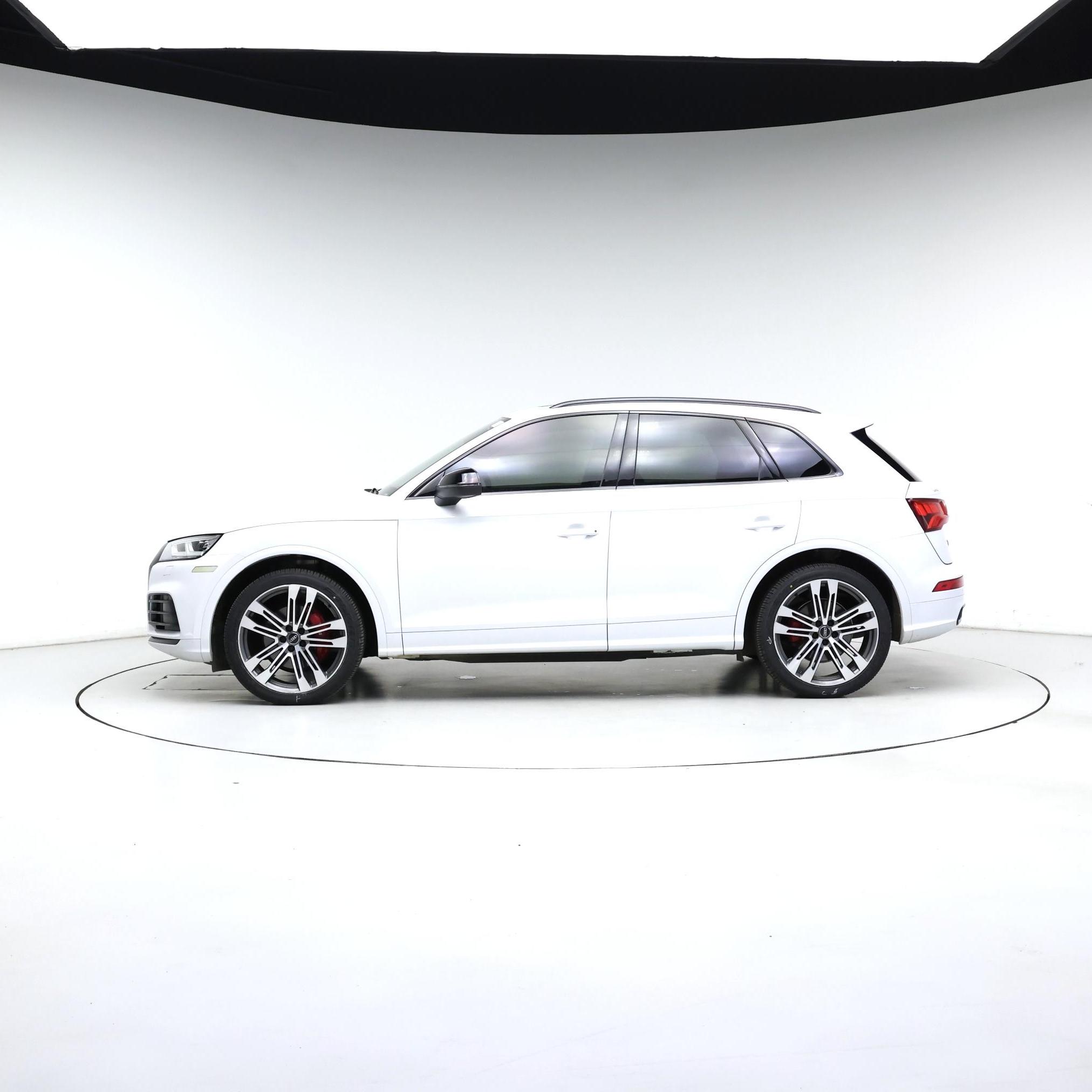 Thumbnail: 2020 Audi SQ5 - 3