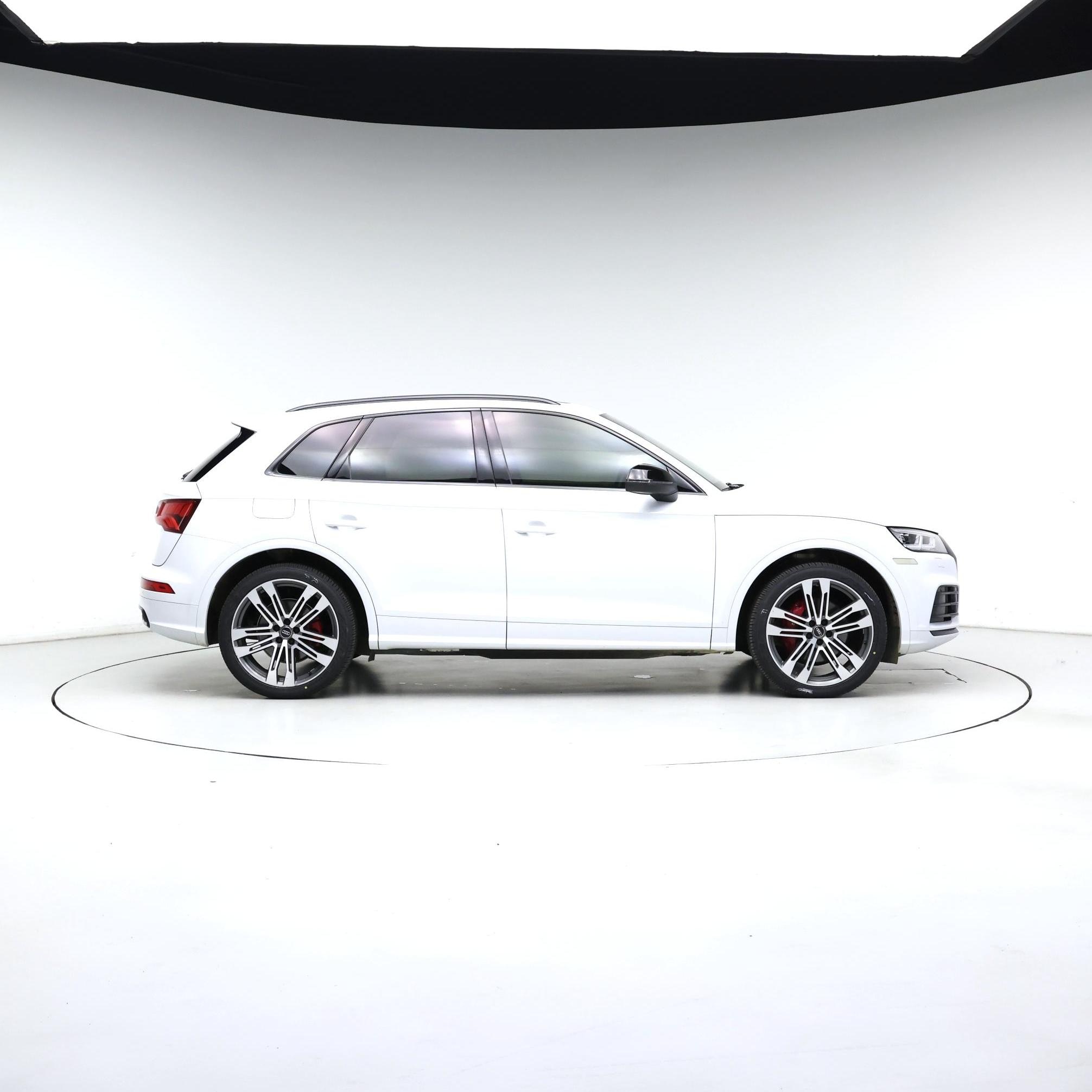 Thumbnail: 2020 Audi SQ5 - 7