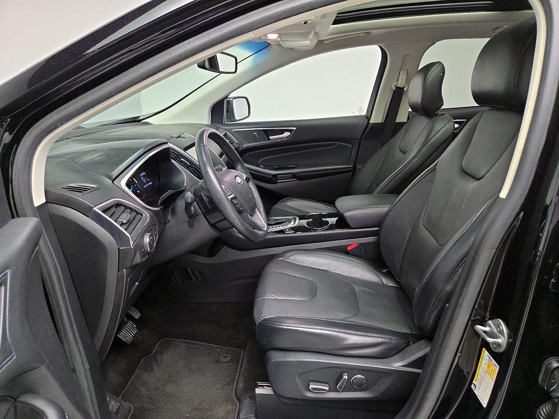 Thumbnail: 2017 Ford Edge - 11