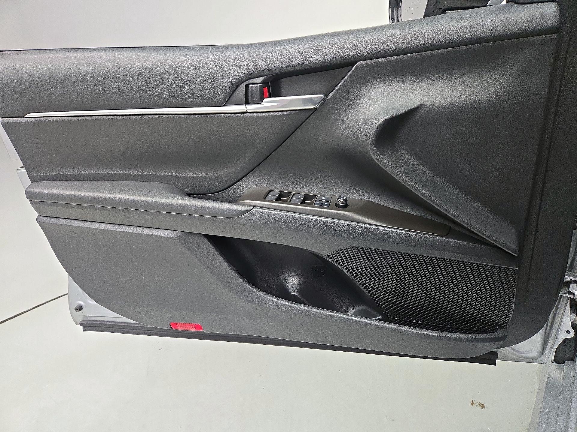 Thumbnail: 2022 Toyota Camry - 12