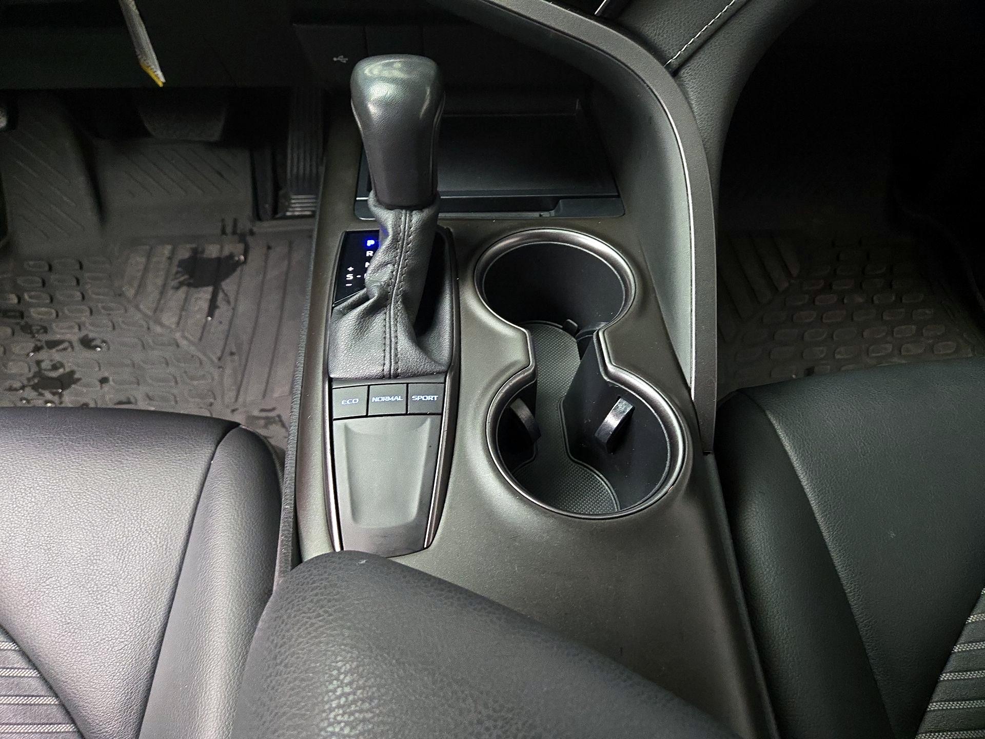 Thumbnail: 2022 Toyota Camry - 17