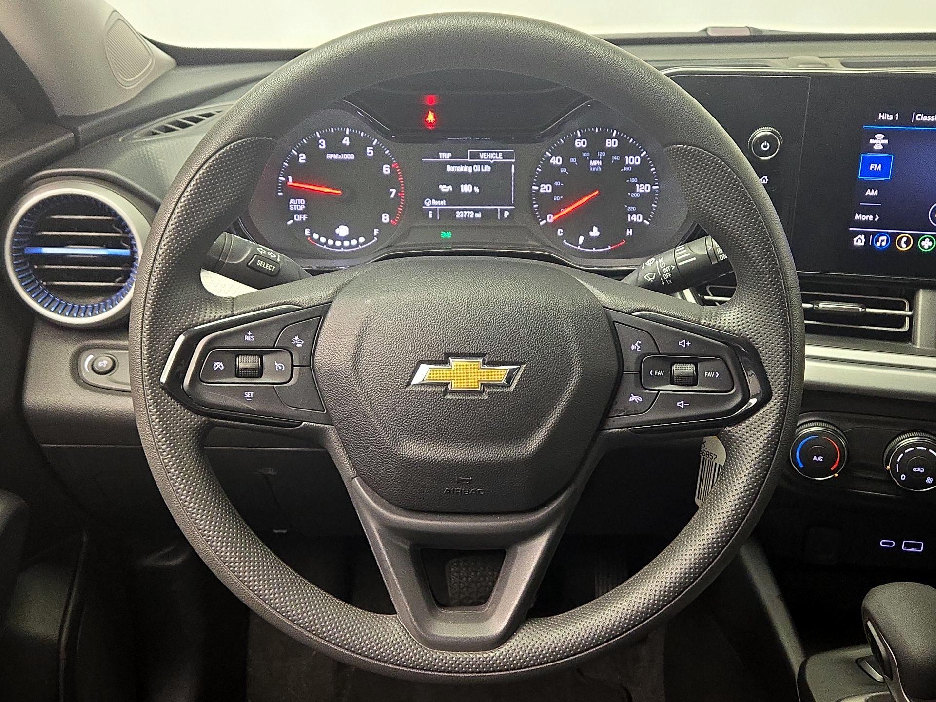 Thumbnail: 2025 Chevrolet Trax - 10