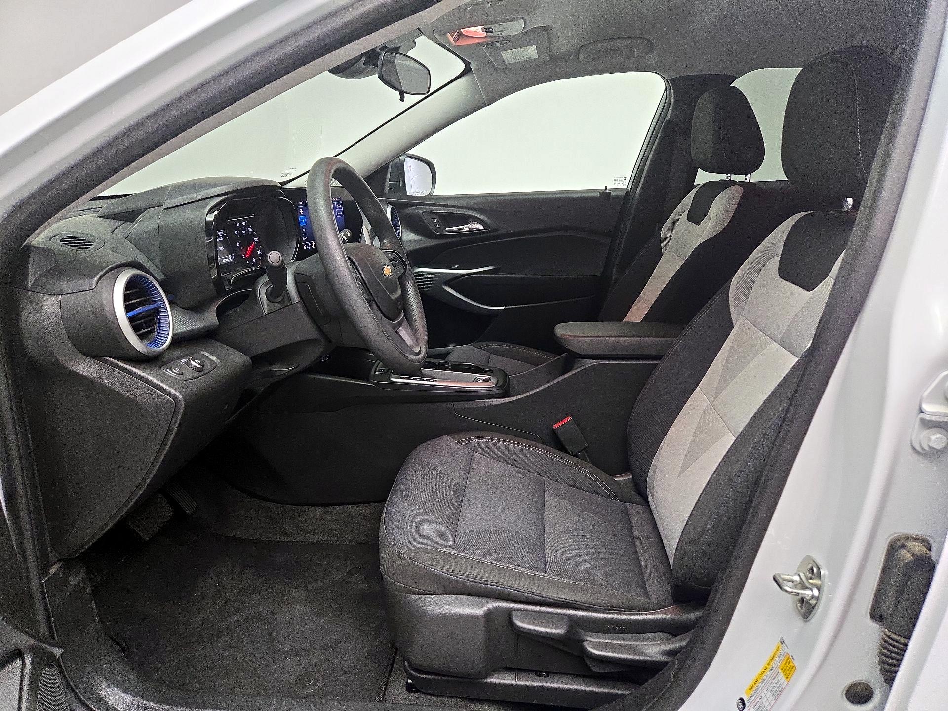 Thumbnail: 2025 Chevrolet Trax - 11