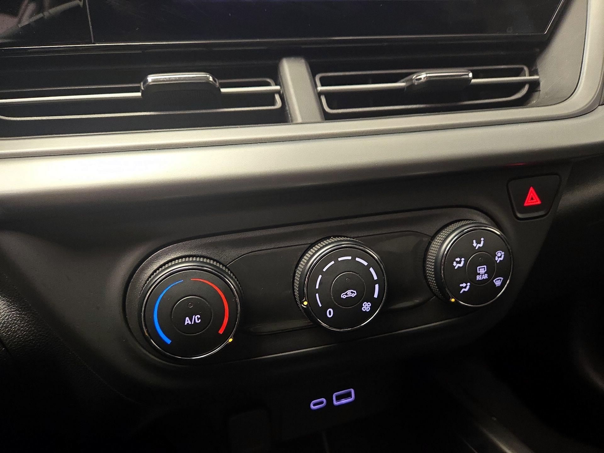 Thumbnail: 2025 Chevrolet Trax - 16