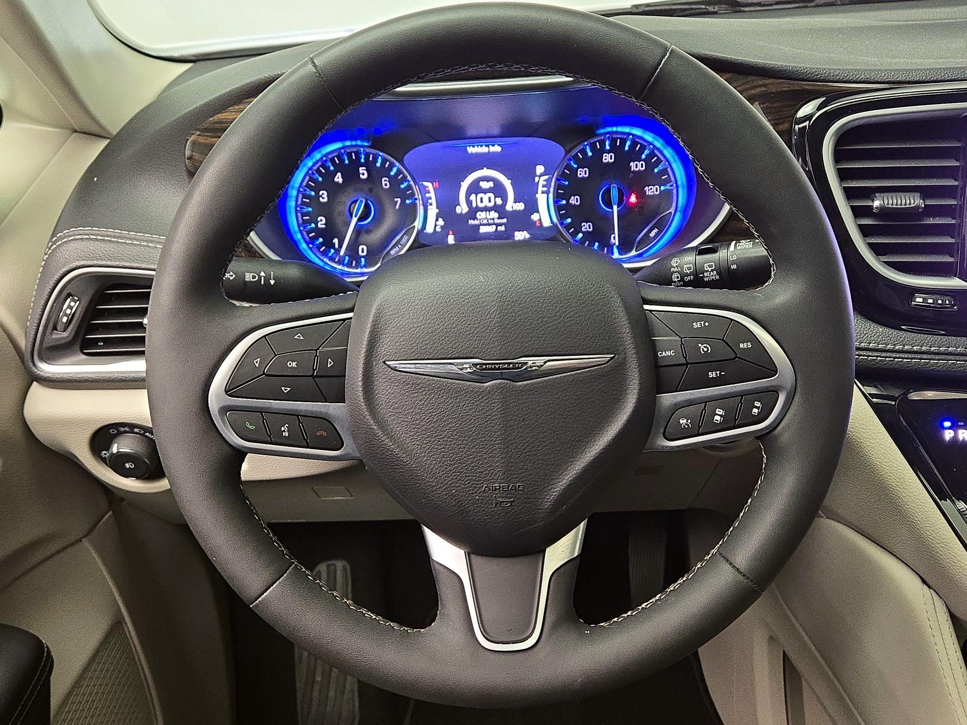 Thumbnail: 2024 Chrysler Pacifica - 10