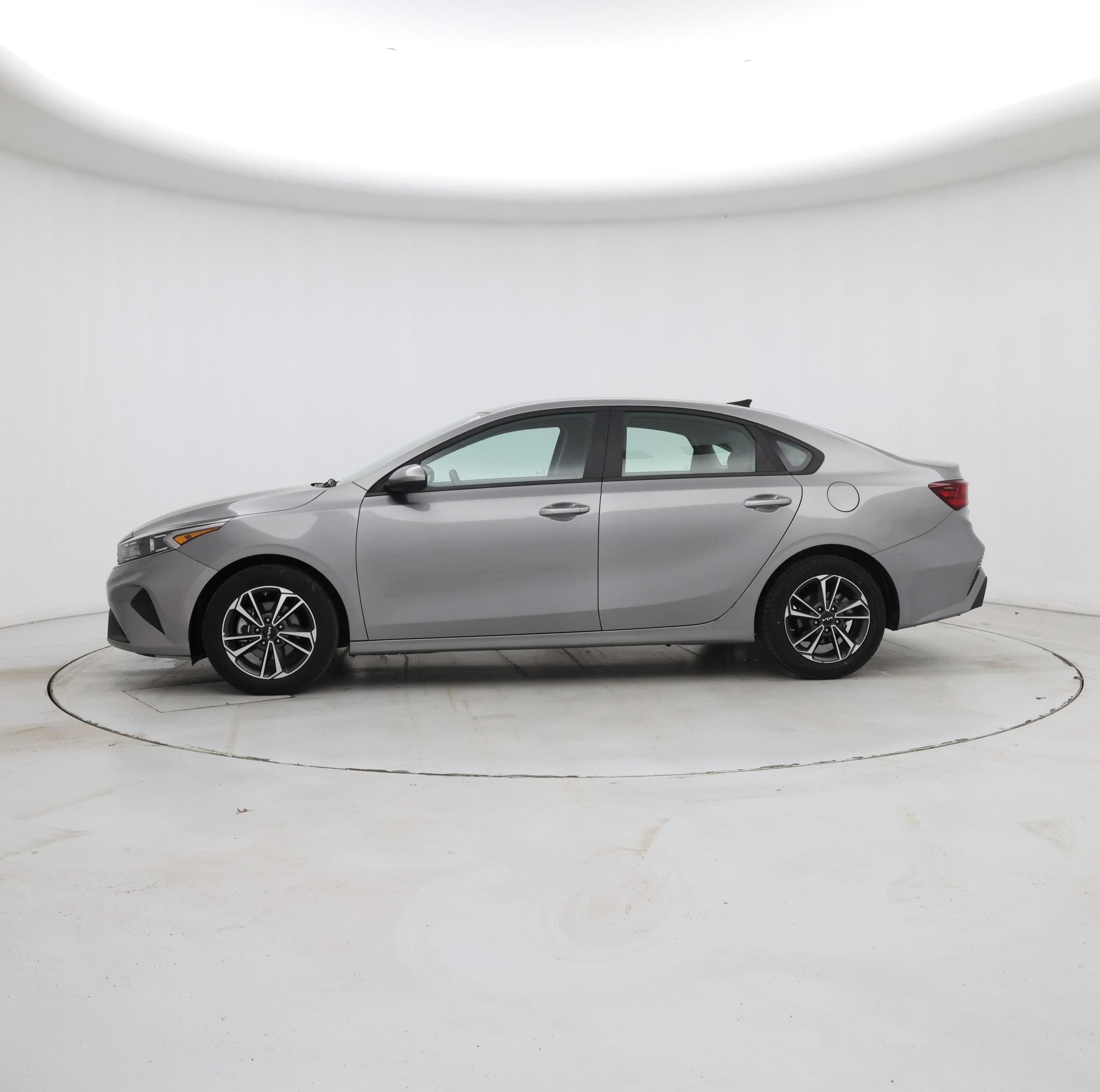 Thumbnail: 2024 Kia Forte - 3