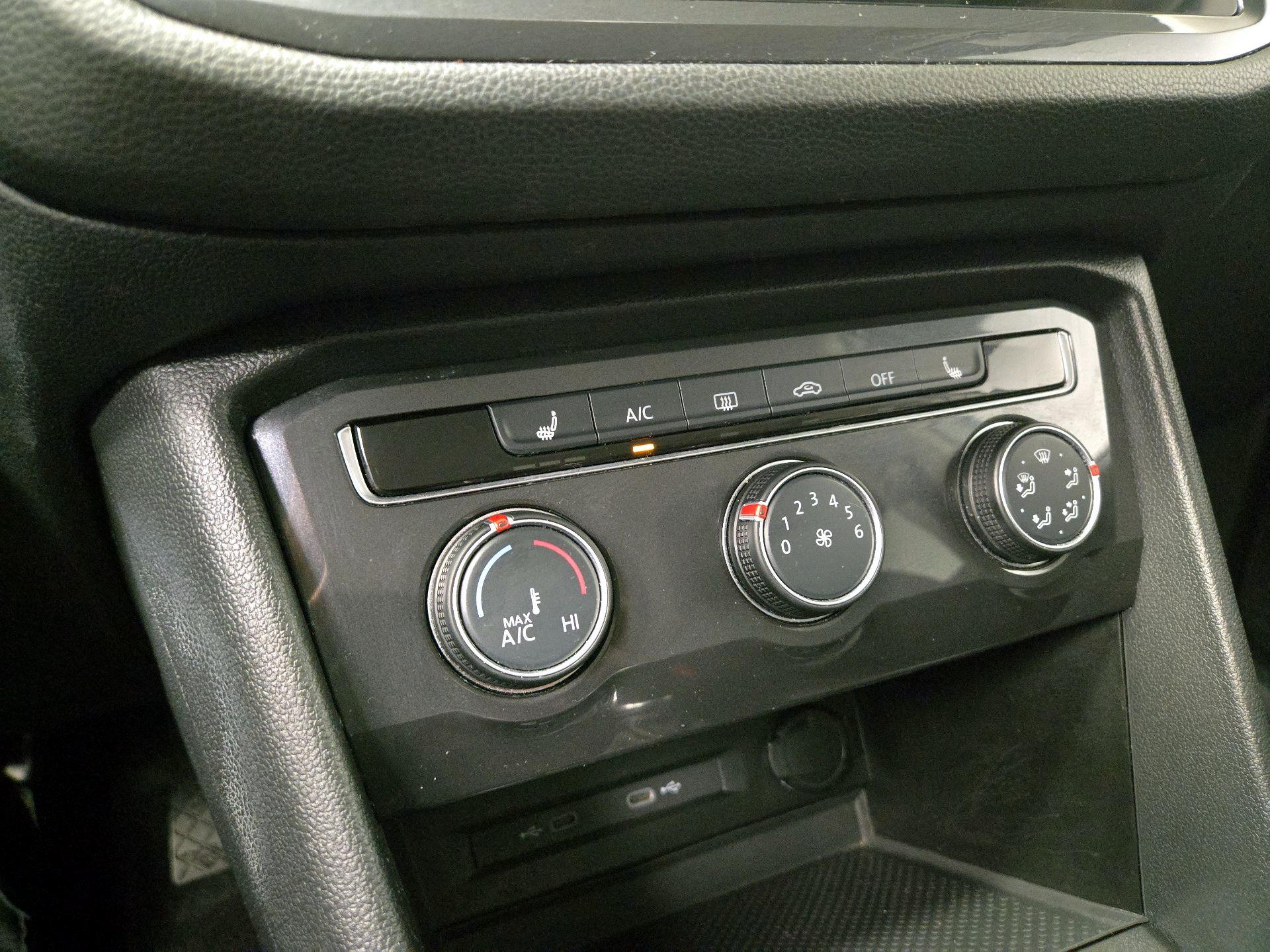 Thumbnail: 2024 Volkswagen Tiguan - 16