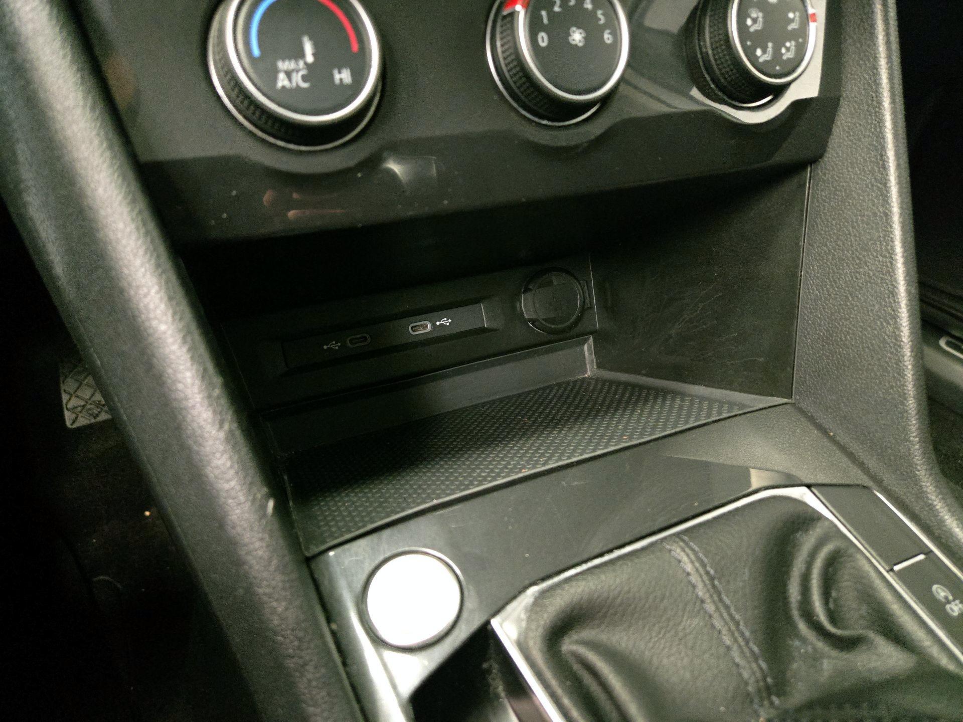 Thumbnail: 2024 Volkswagen Tiguan - 18