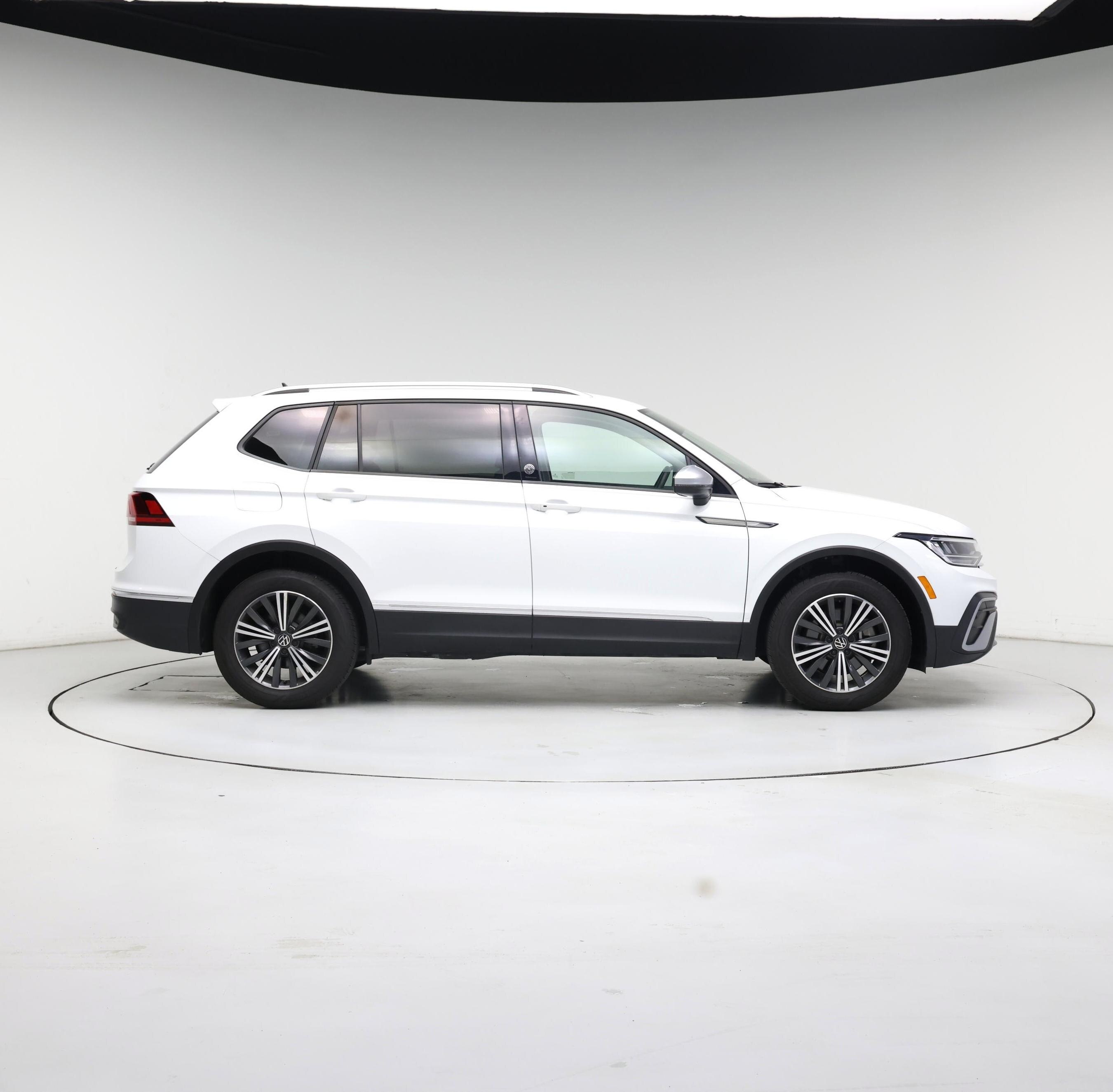 Thumbnail: 2024 Volkswagen Tiguan - 7