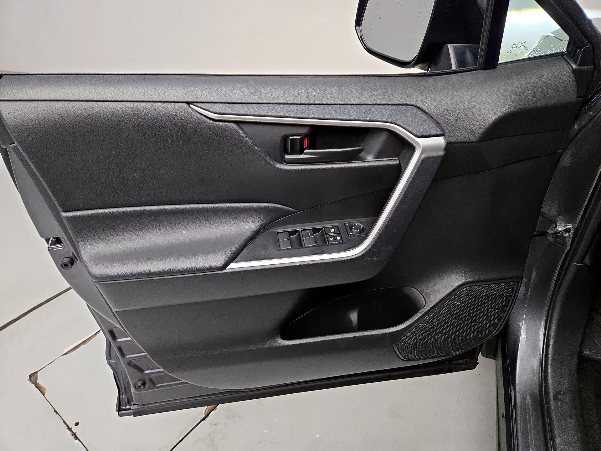 Thumbnail: 2024 Toyota RAV4 - 12