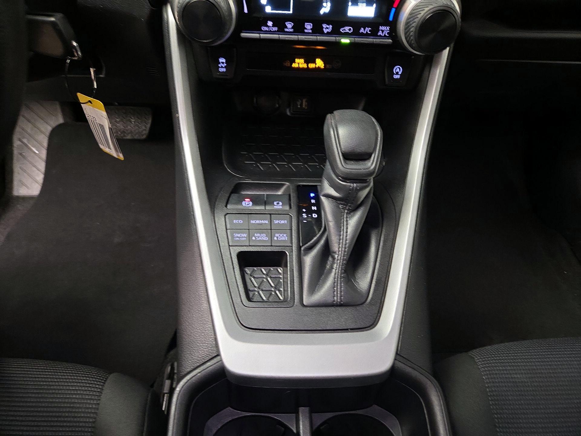 Thumbnail: 2024 Toyota RAV4 - 18