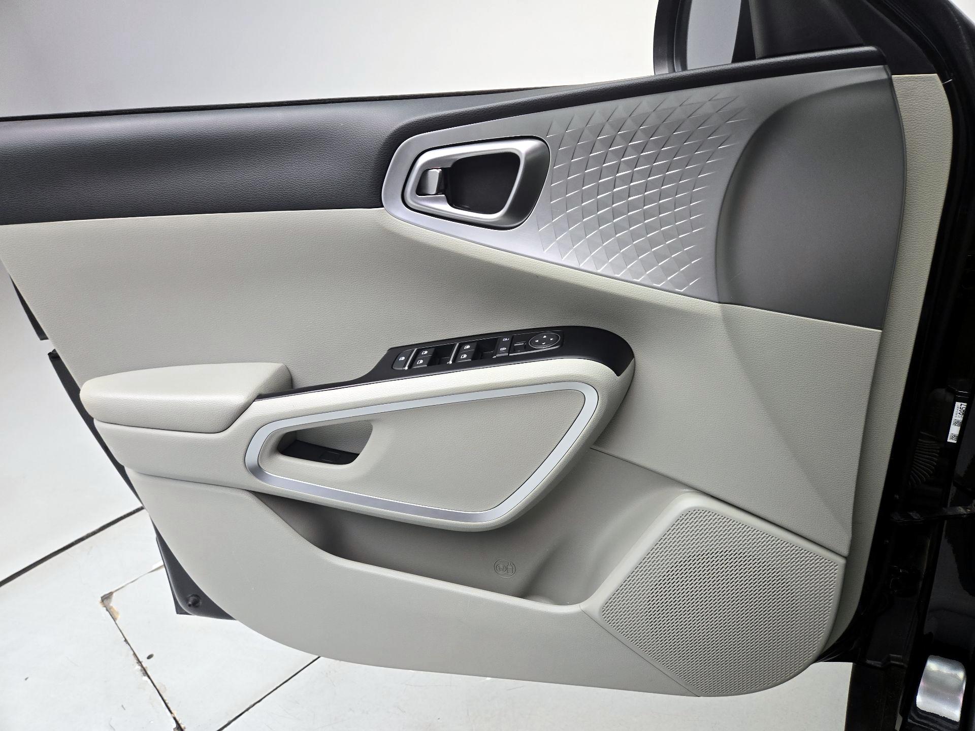 Thumbnail: 2022 Kia Soul - 12