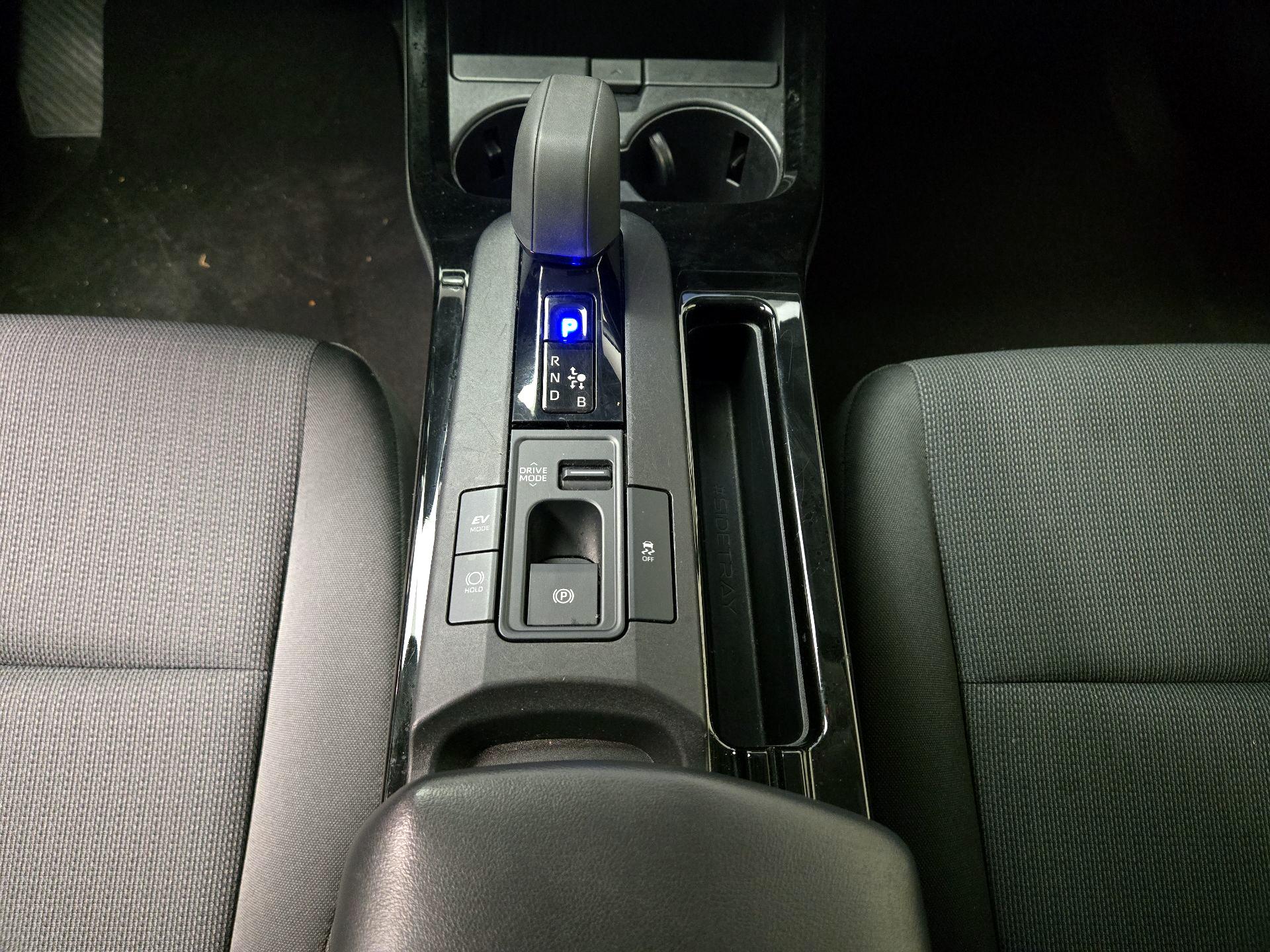 Thumbnail: 2024 Toyota Prius - 17