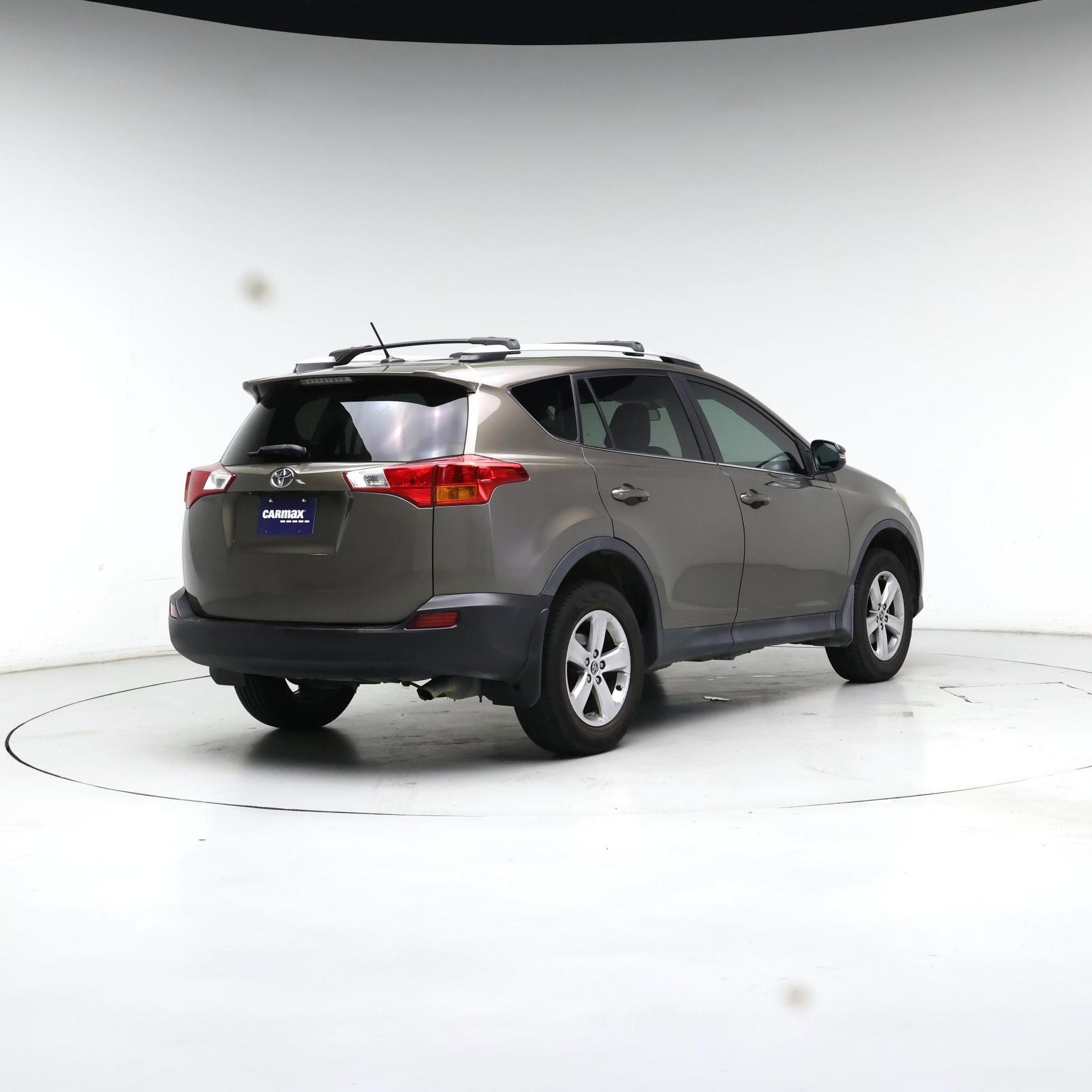 Thumbnail: 2015 Toyota RAV4 - 8