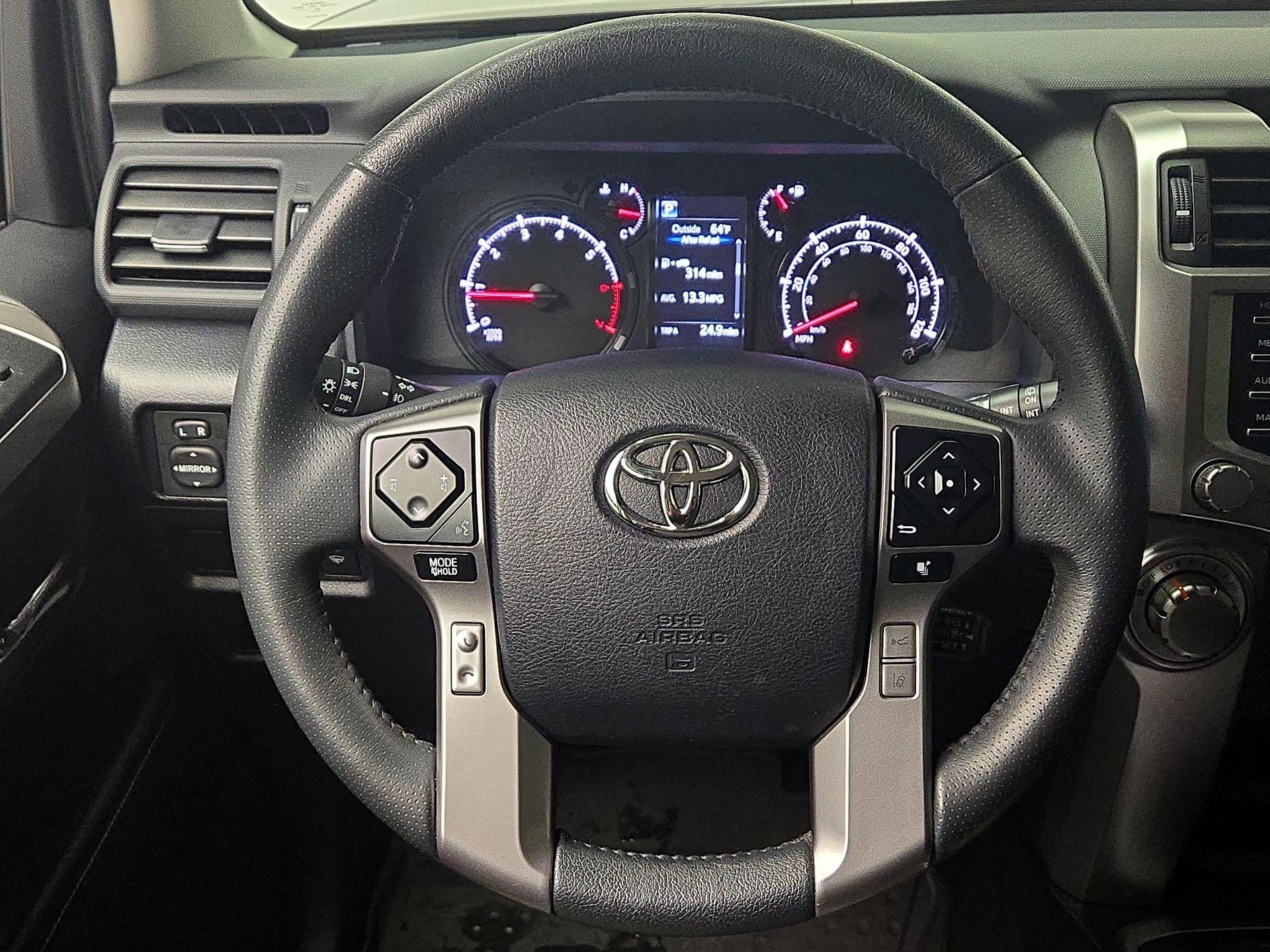 Thumbnail: 2023 Toyota 4Runner - 10