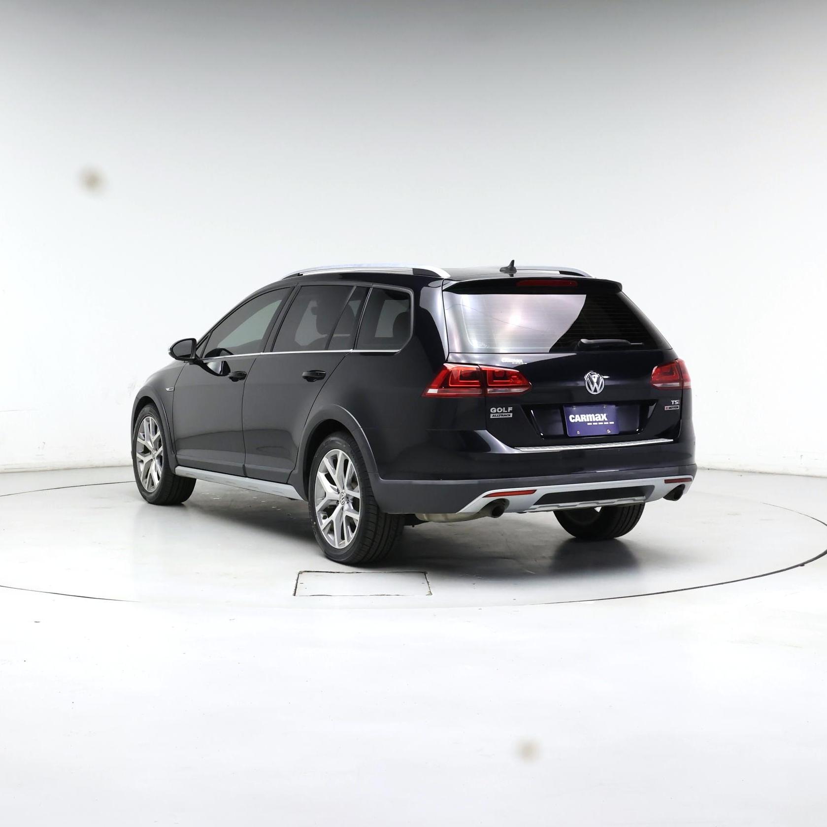 Thumbnail: 2017 Volkswagen Golf - 2