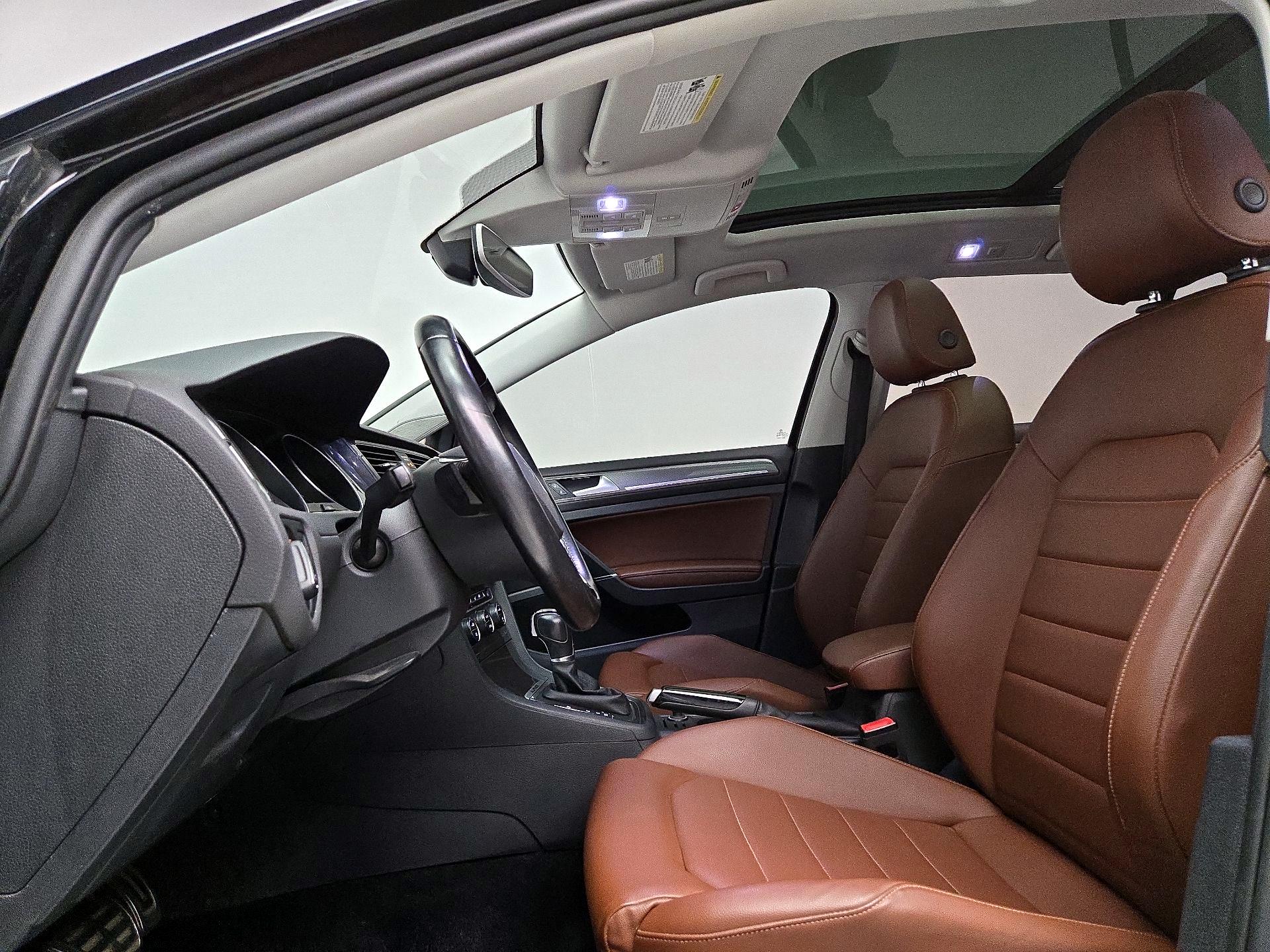 Thumbnail: 2017 Volkswagen Golf - 20