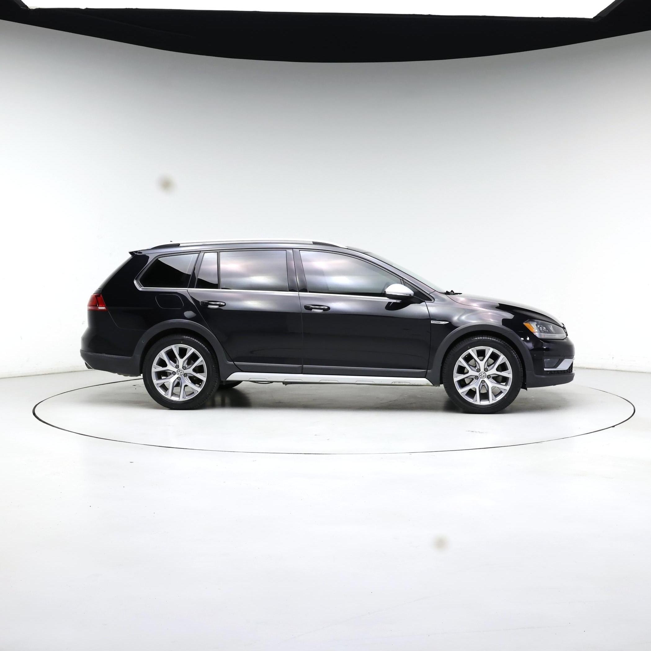 Thumbnail: 2017 Volkswagen Golf - 7