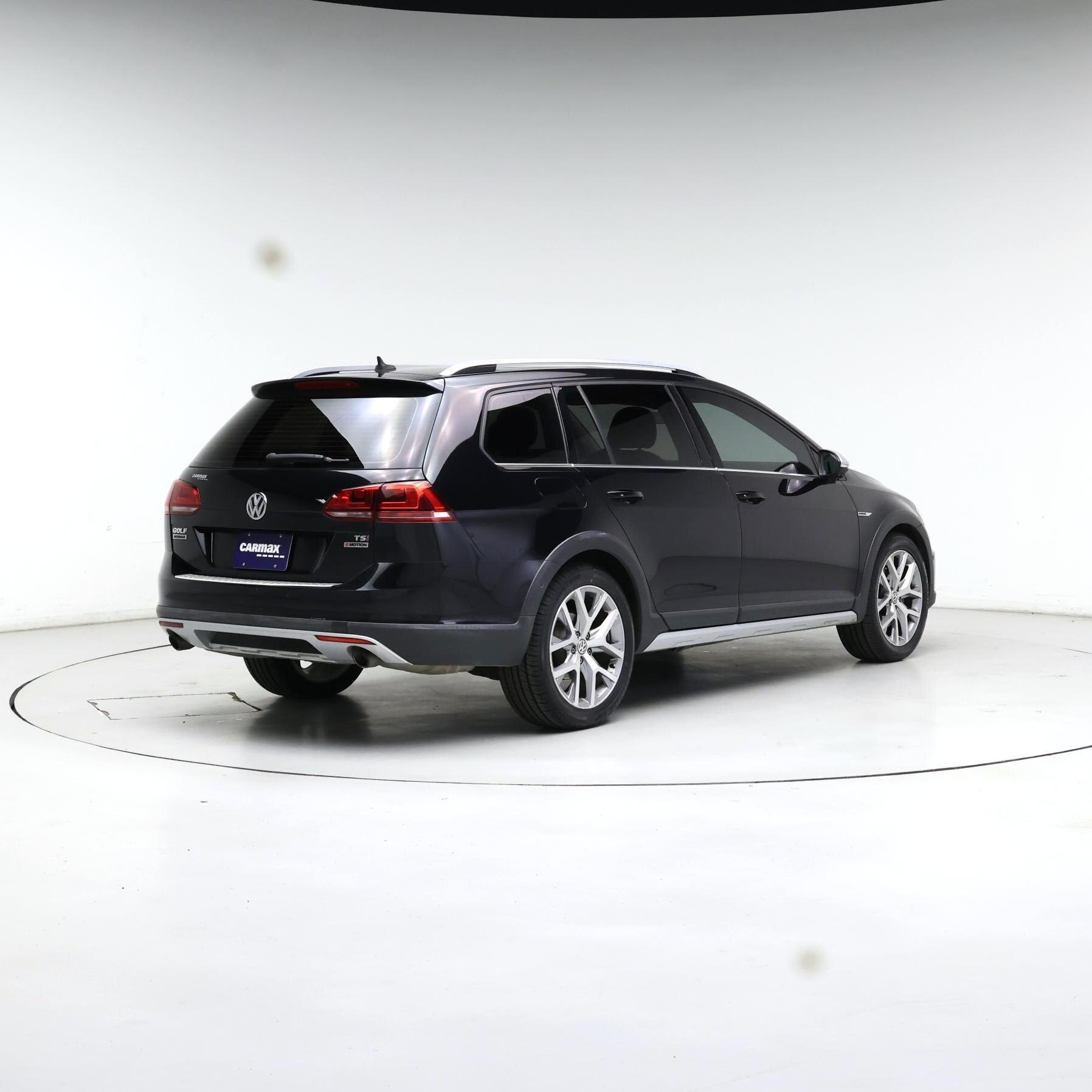 Thumbnail: 2017 Volkswagen Golf - 8