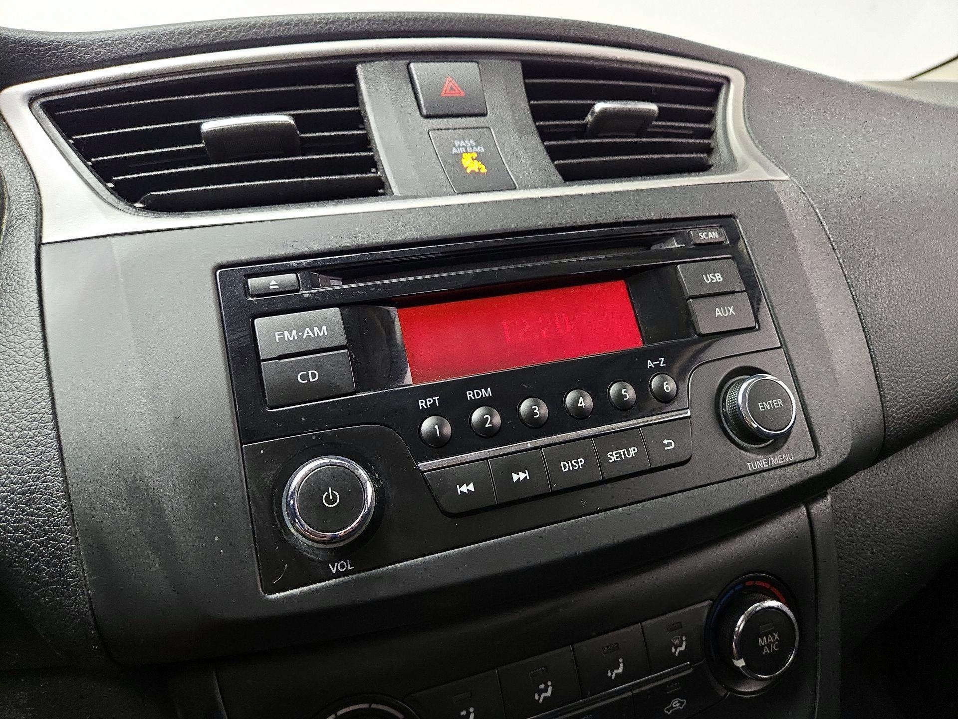 Thumbnail: 2017 Nissan Sentra - 14