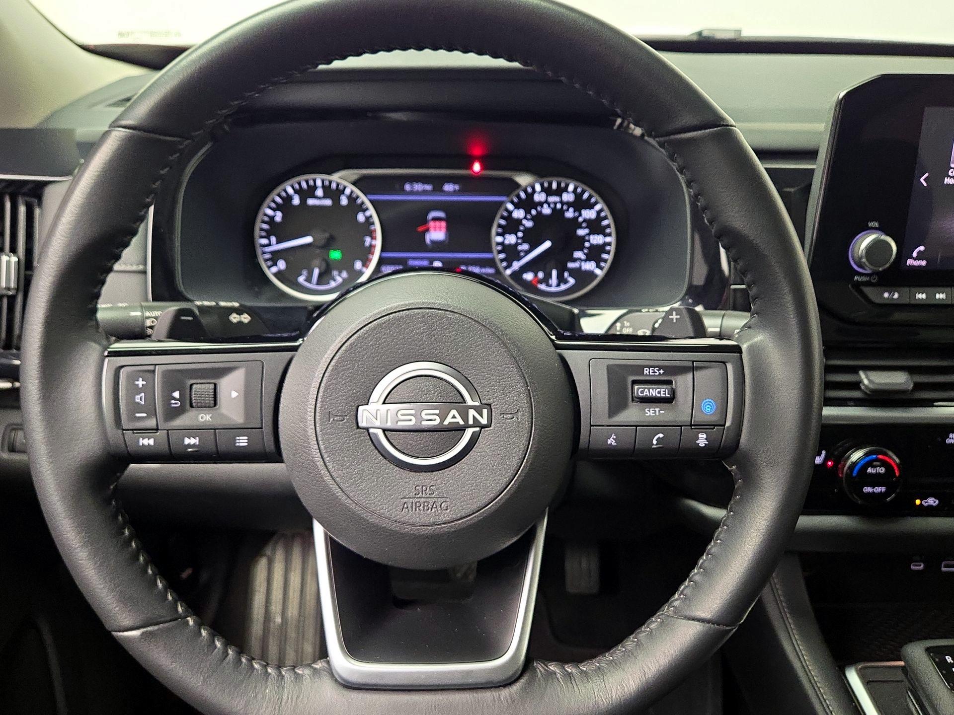 Thumbnail: 2022 Nissan Pathfinder - 10