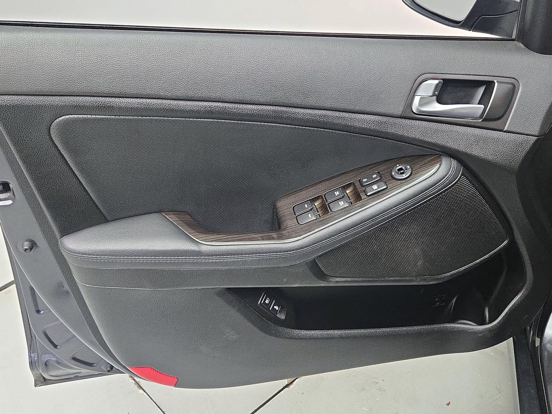 Thumbnail: 2015 Kia Optima - 12