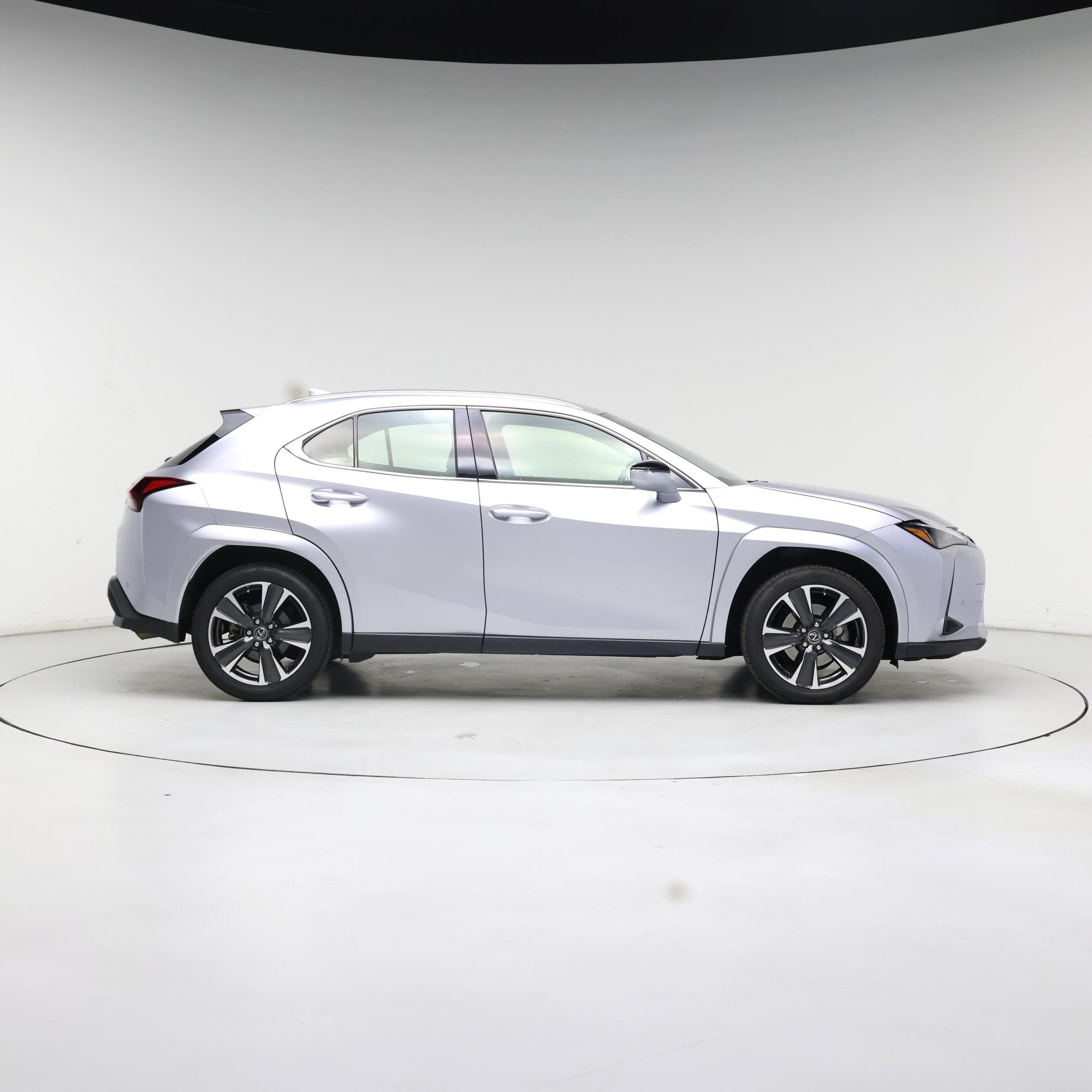 Thumbnail: 2023 Lexus UX - 7