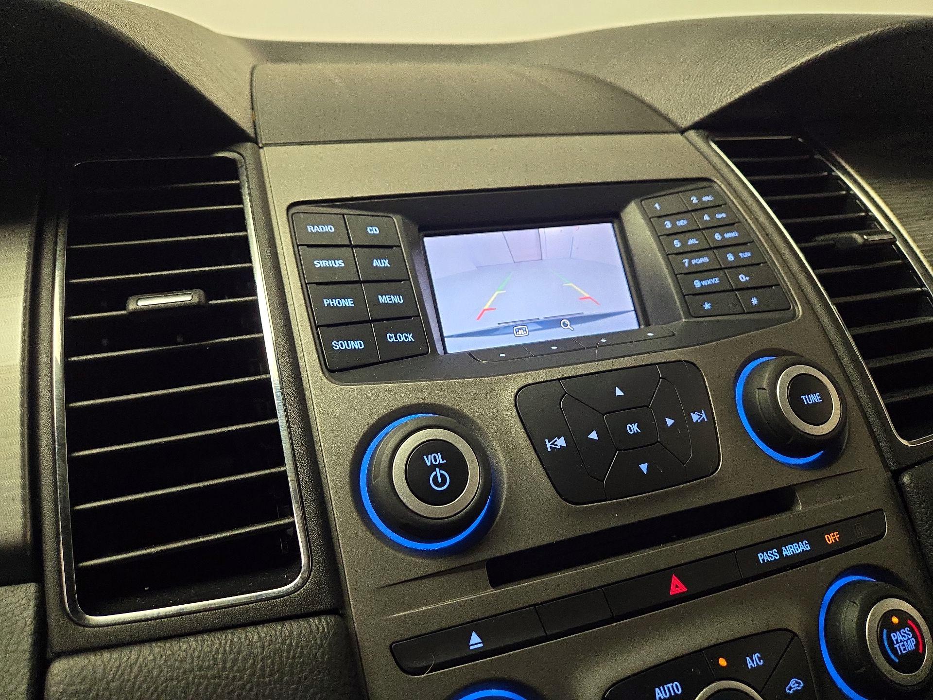 Thumbnail: 2015 Ford Taurus - 14