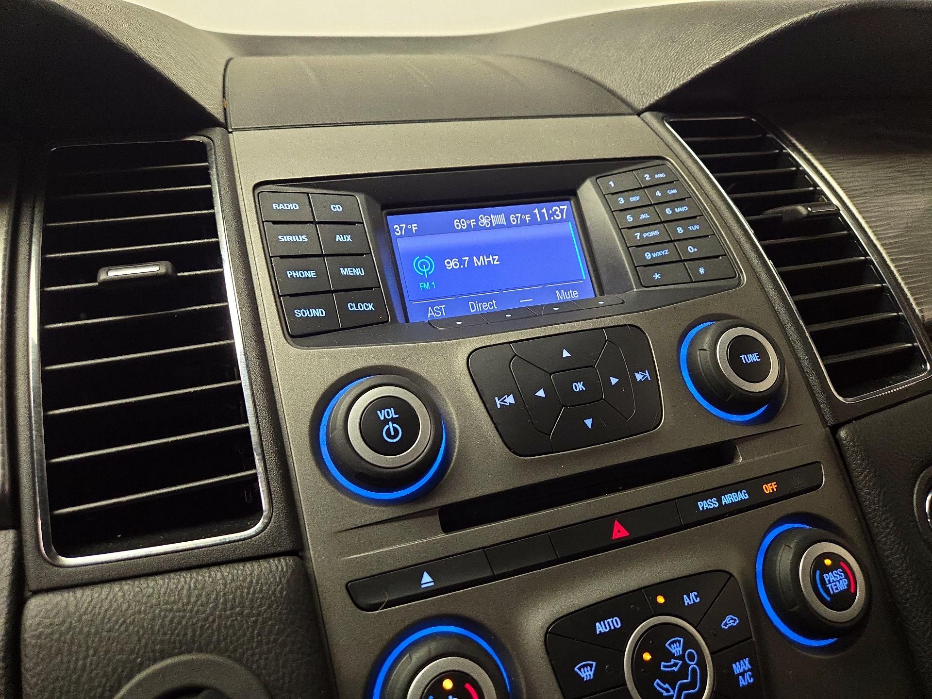 Thumbnail: 2015 Ford Taurus - 15