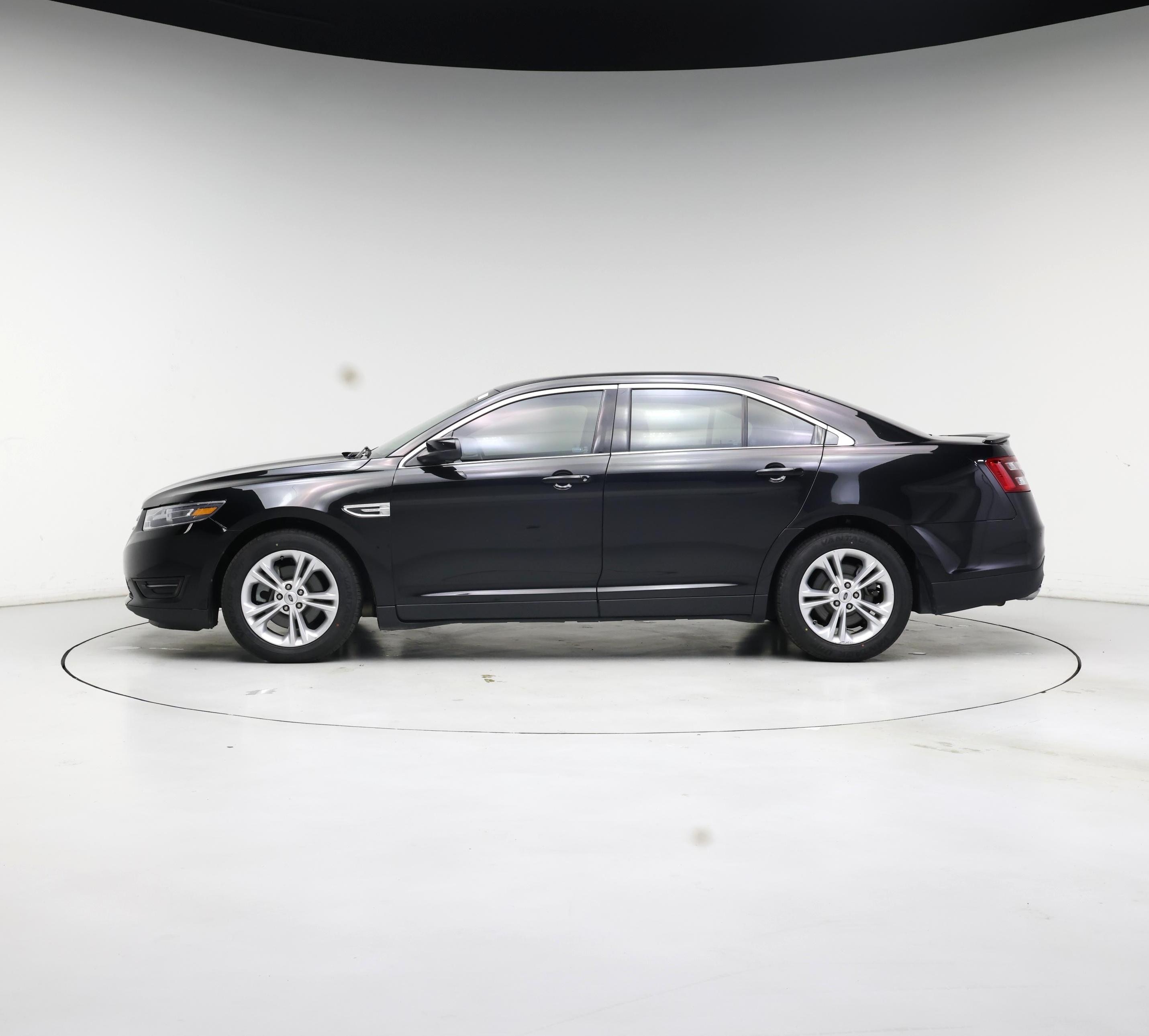 Thumbnail: 2015 Ford Taurus - 3