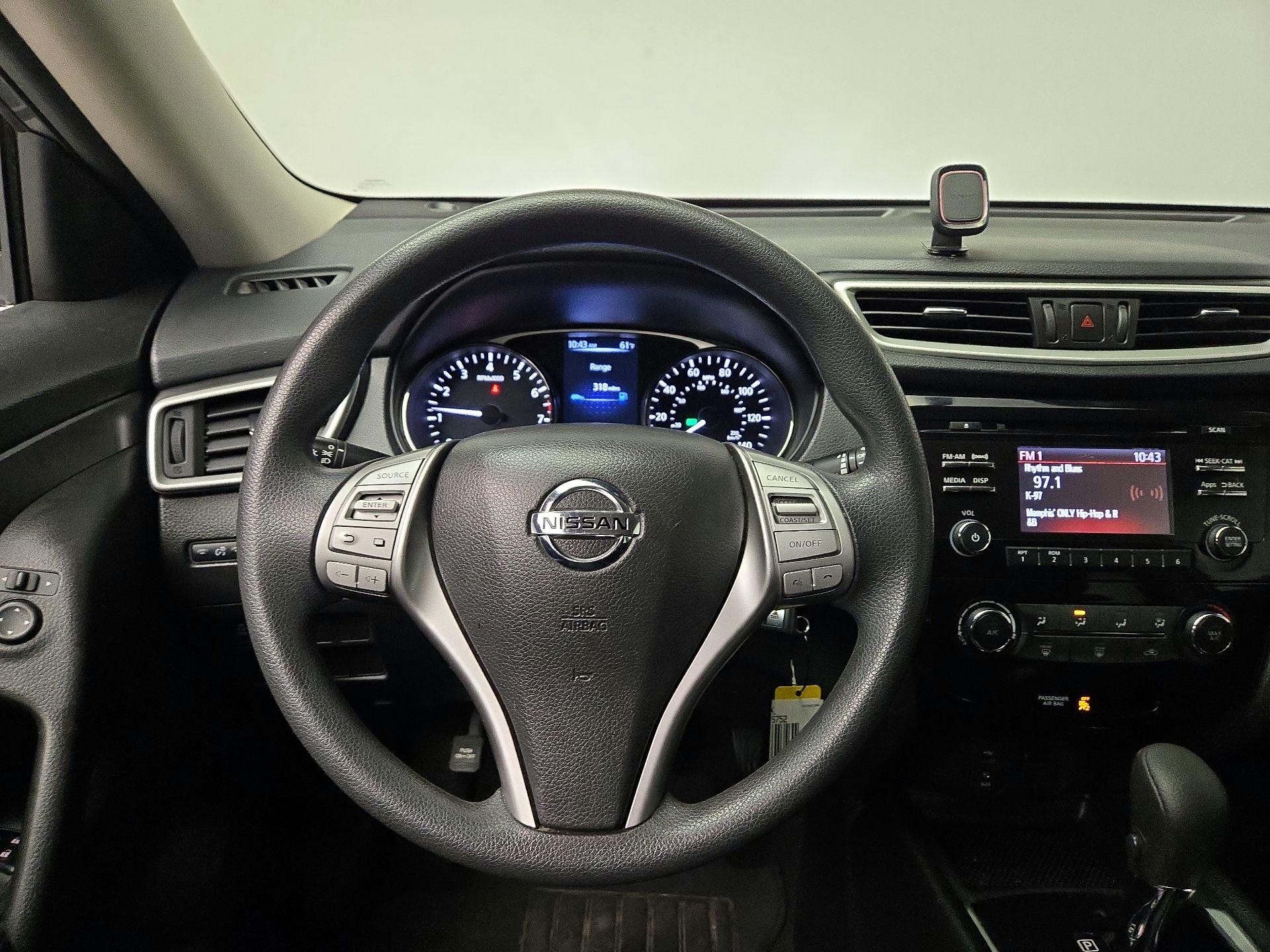 Thumbnail: 2016 Nissan Rogue - 10