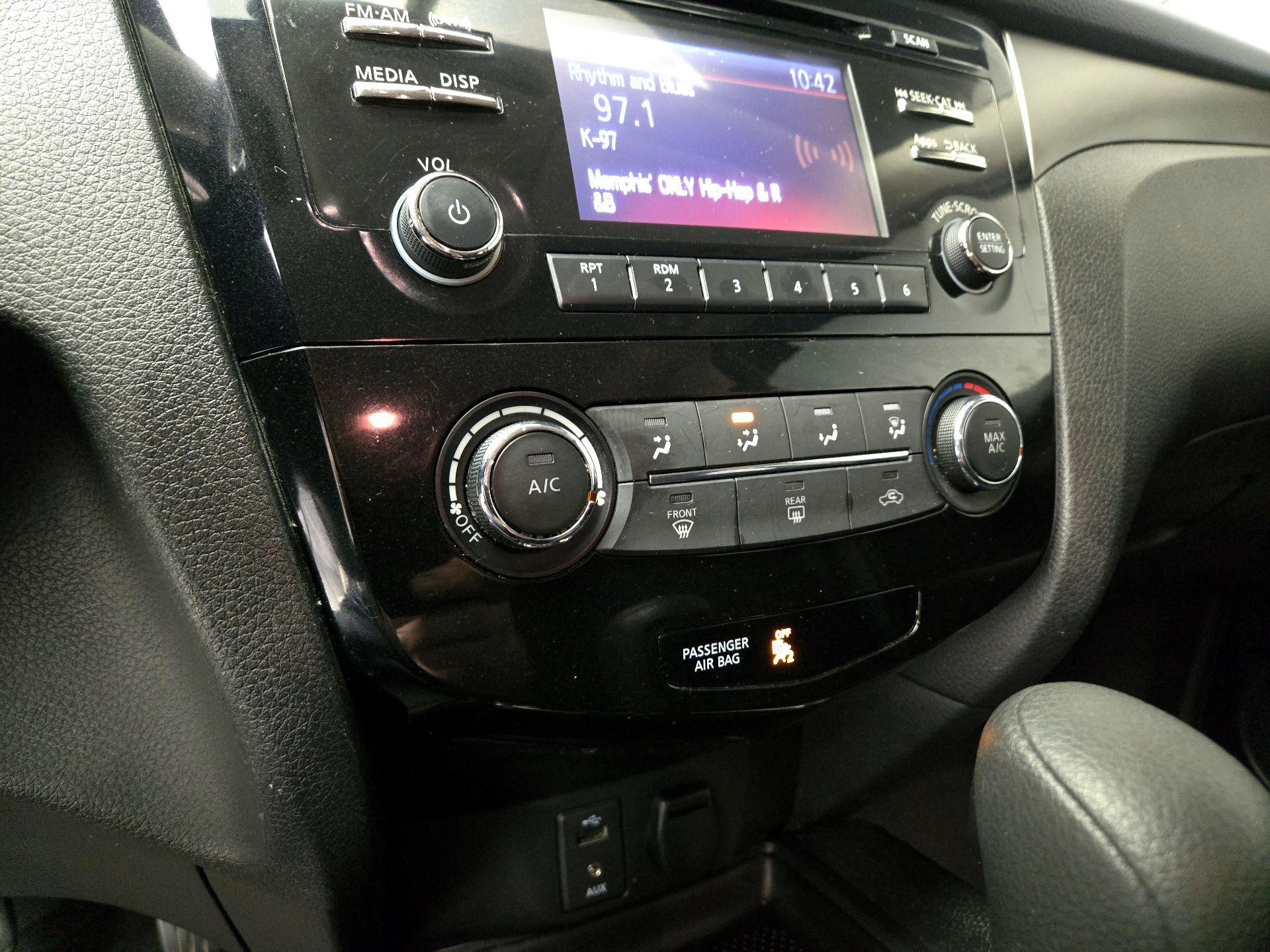 Thumbnail: 2016 Nissan Rogue - 16