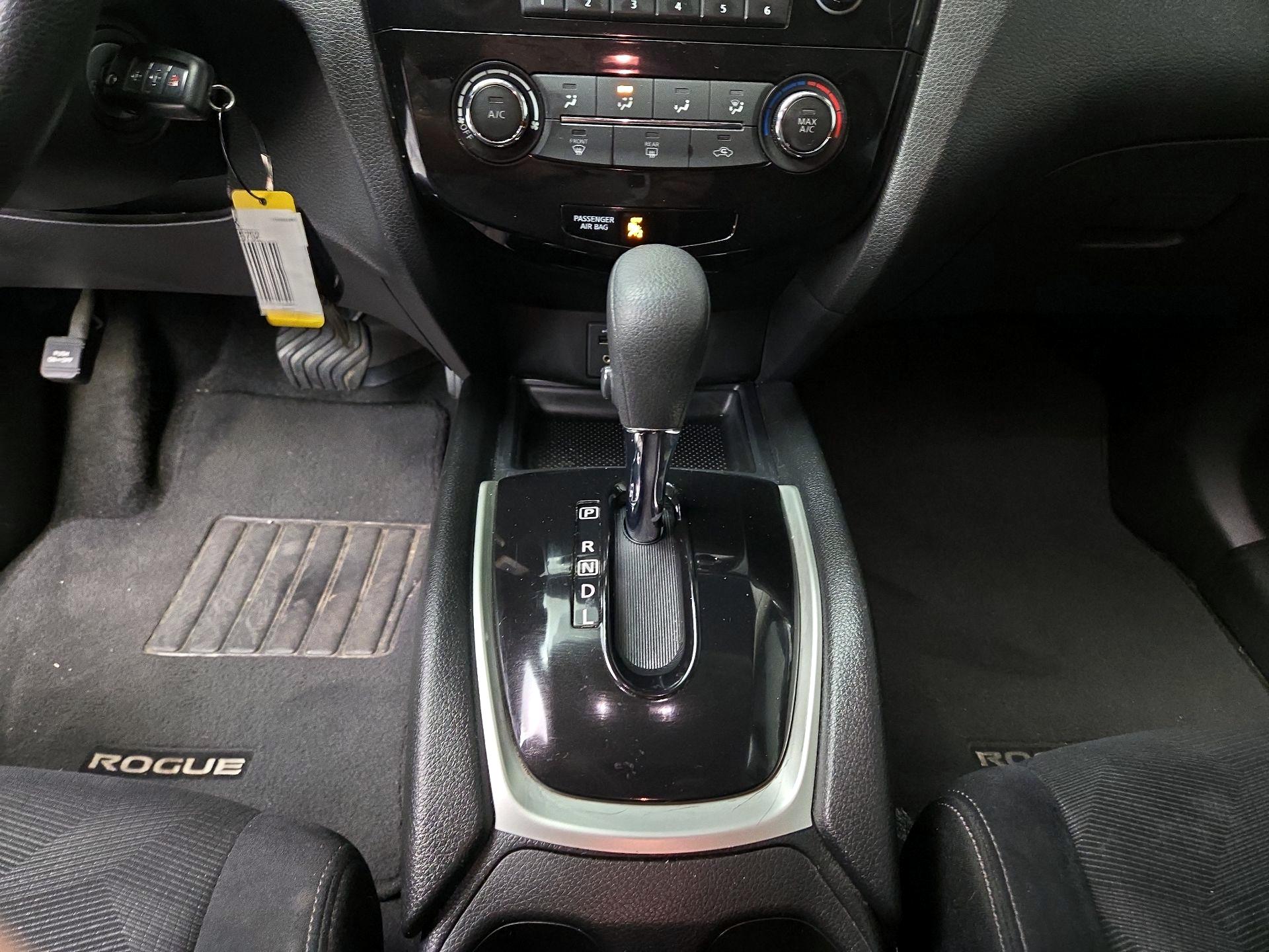 Thumbnail: 2016 Nissan Rogue - 17