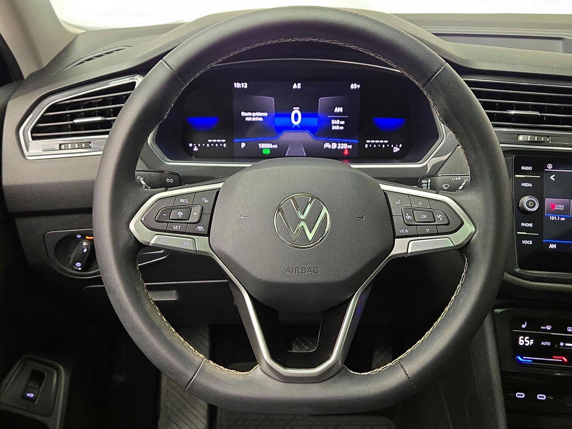 Thumbnail: 2023 Volkswagen Tiguan - 10