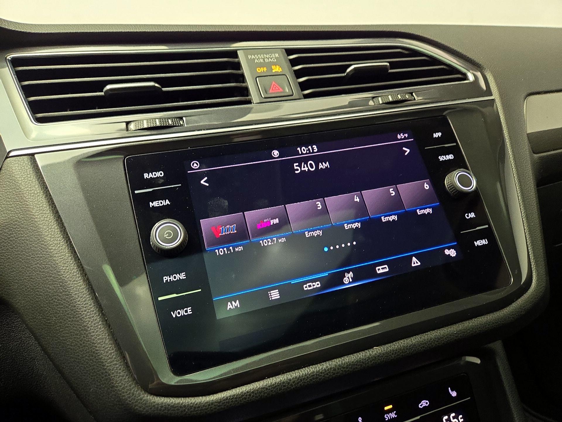 Thumbnail: 2023 Volkswagen Tiguan - 15