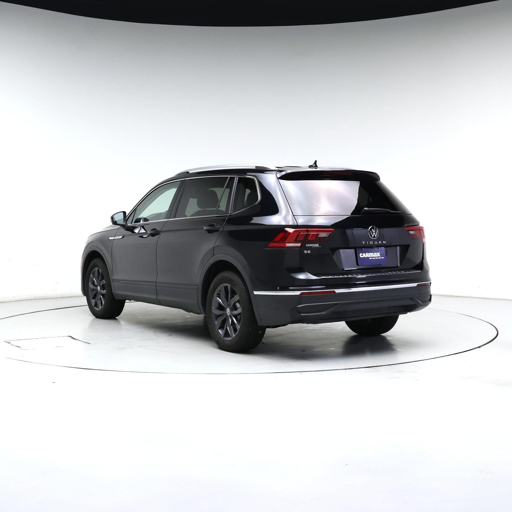 Thumbnail: 2023 Volkswagen Tiguan - 2