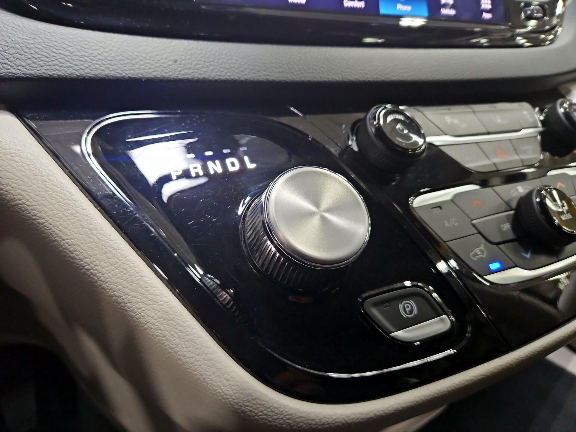 Thumbnail: 2023 Chrysler Pacifica - 17