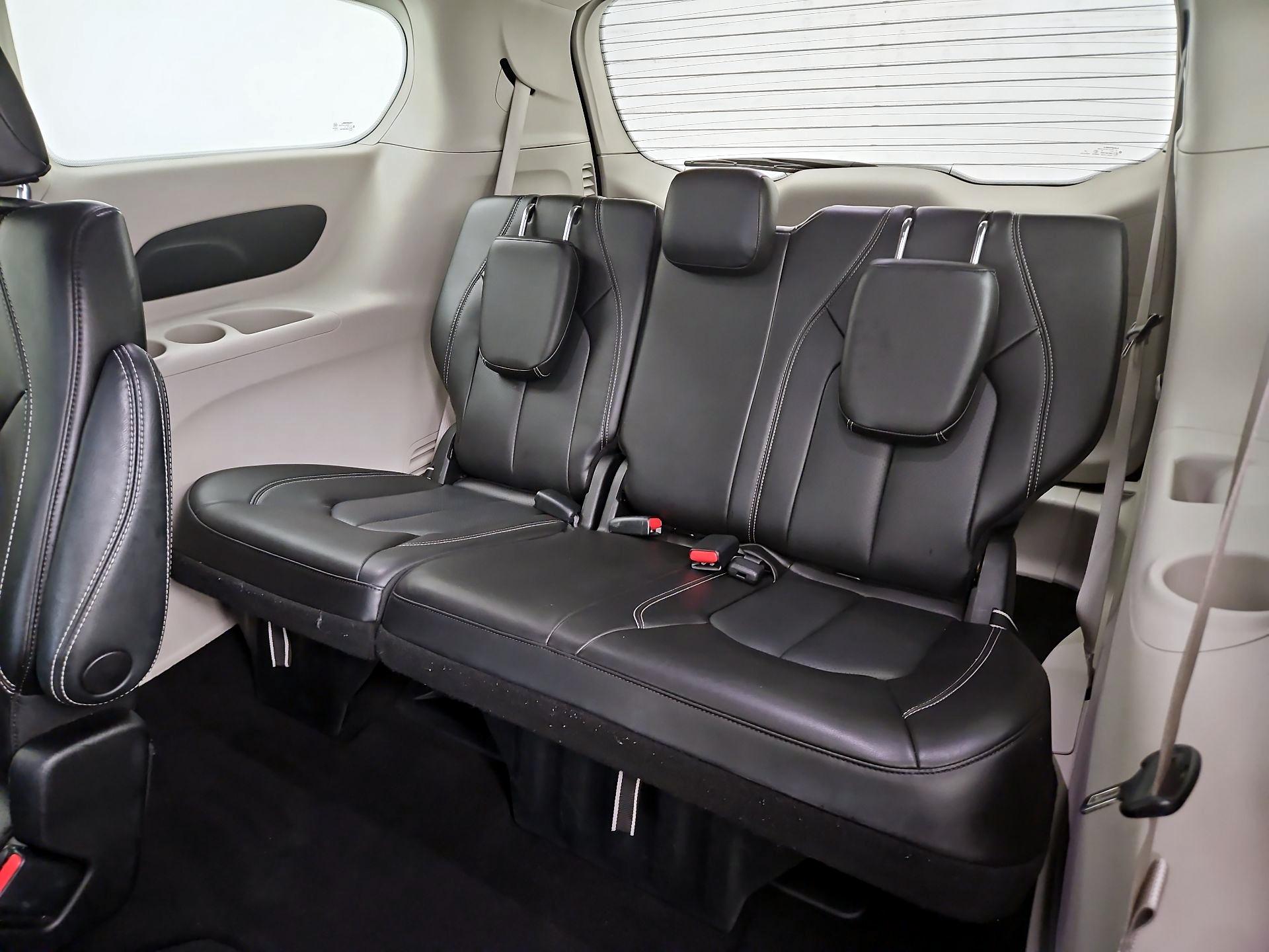 Thumbnail: 2023 Chrysler Pacifica - 20