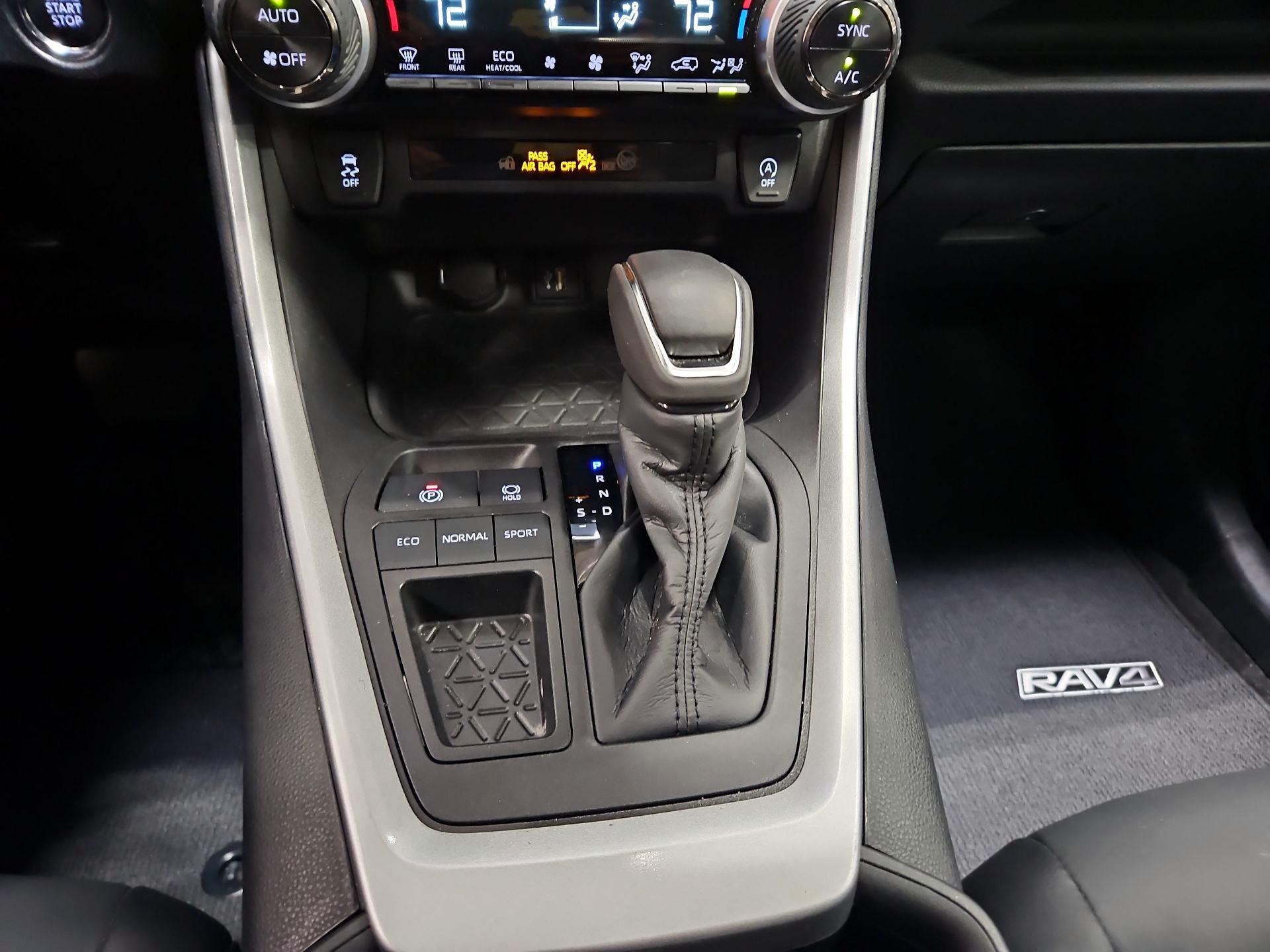 Thumbnail: 2024 Toyota RAV4 - 17